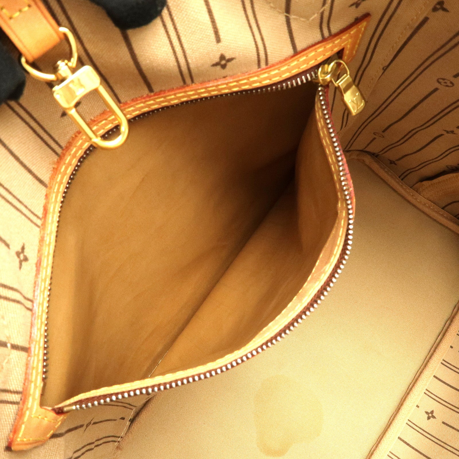 Louis Vuitton Monogram Neverfull MM Tote Bag Brown M40156