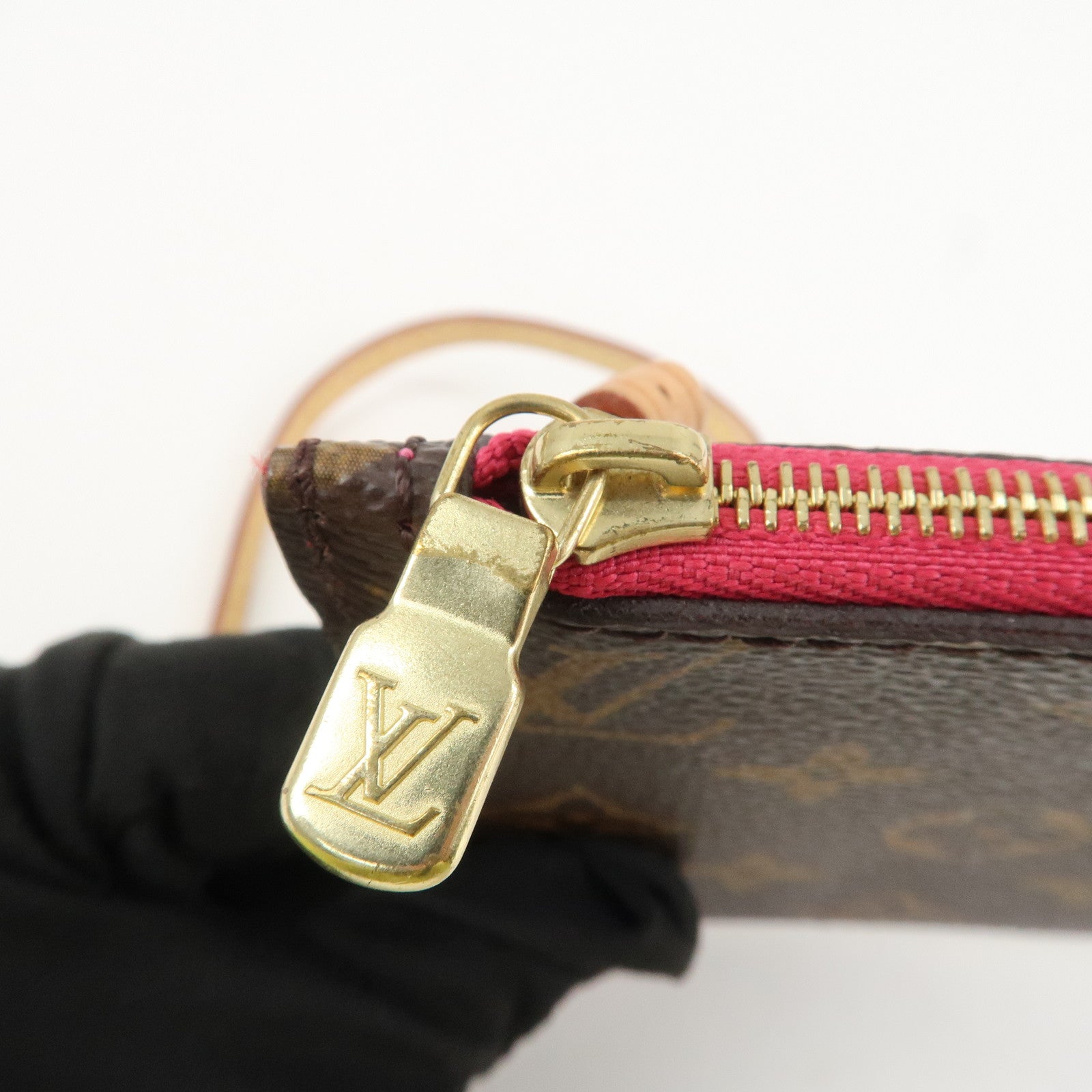 Louis Vuitton Monogram Neverfull PM Pouch Pivoine Used