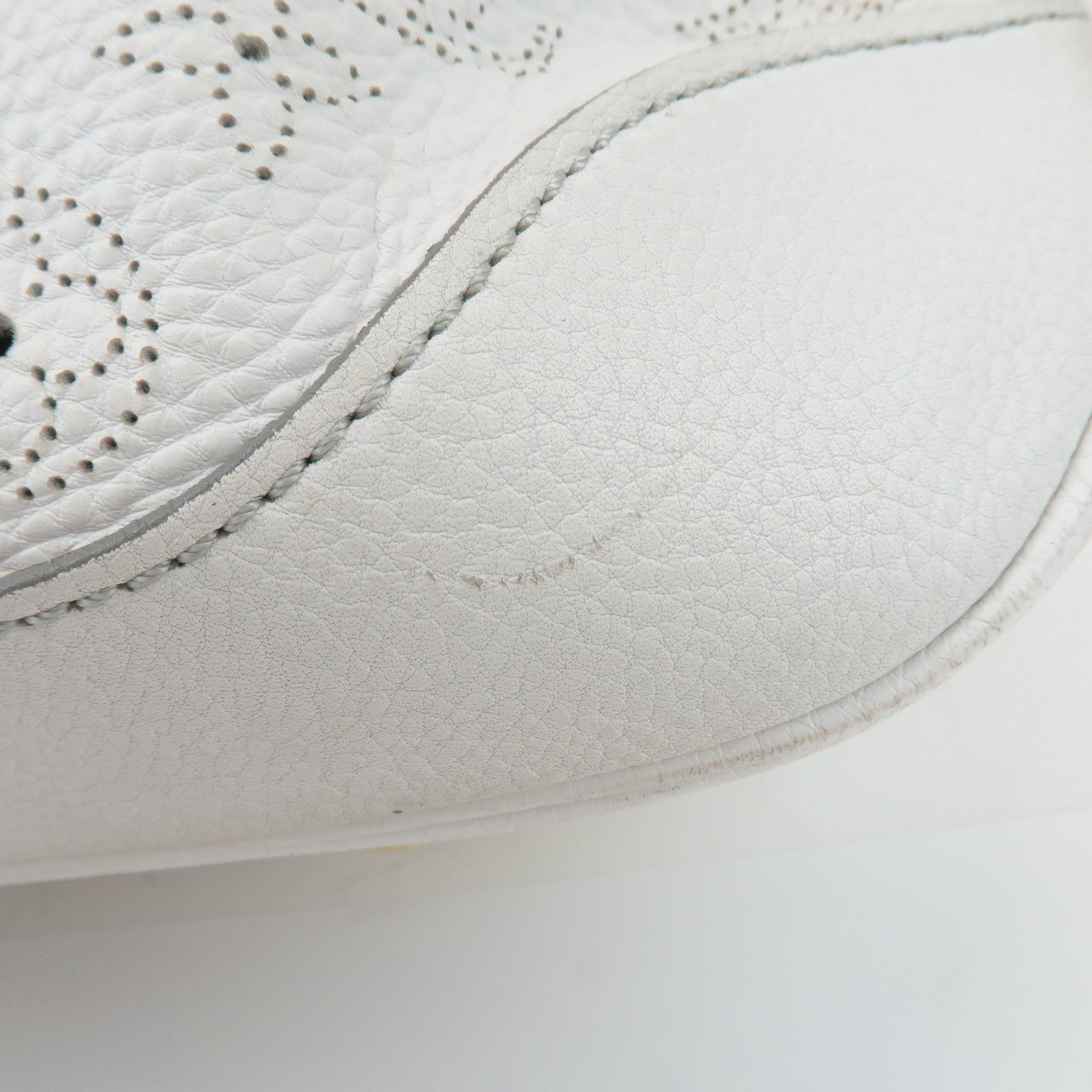 Louis Vuitton Monogram Mahina Solar PM Hand Bag Blanc M93126 Used