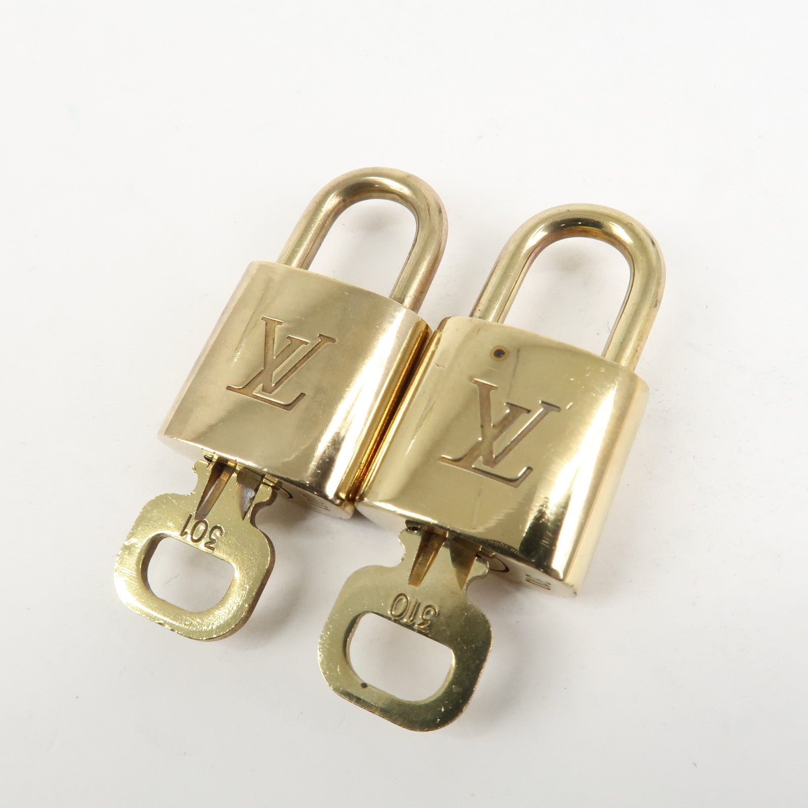 Louis Vuitton Set of 10 Lock & Key Cadena Key Lock Metal Gold
