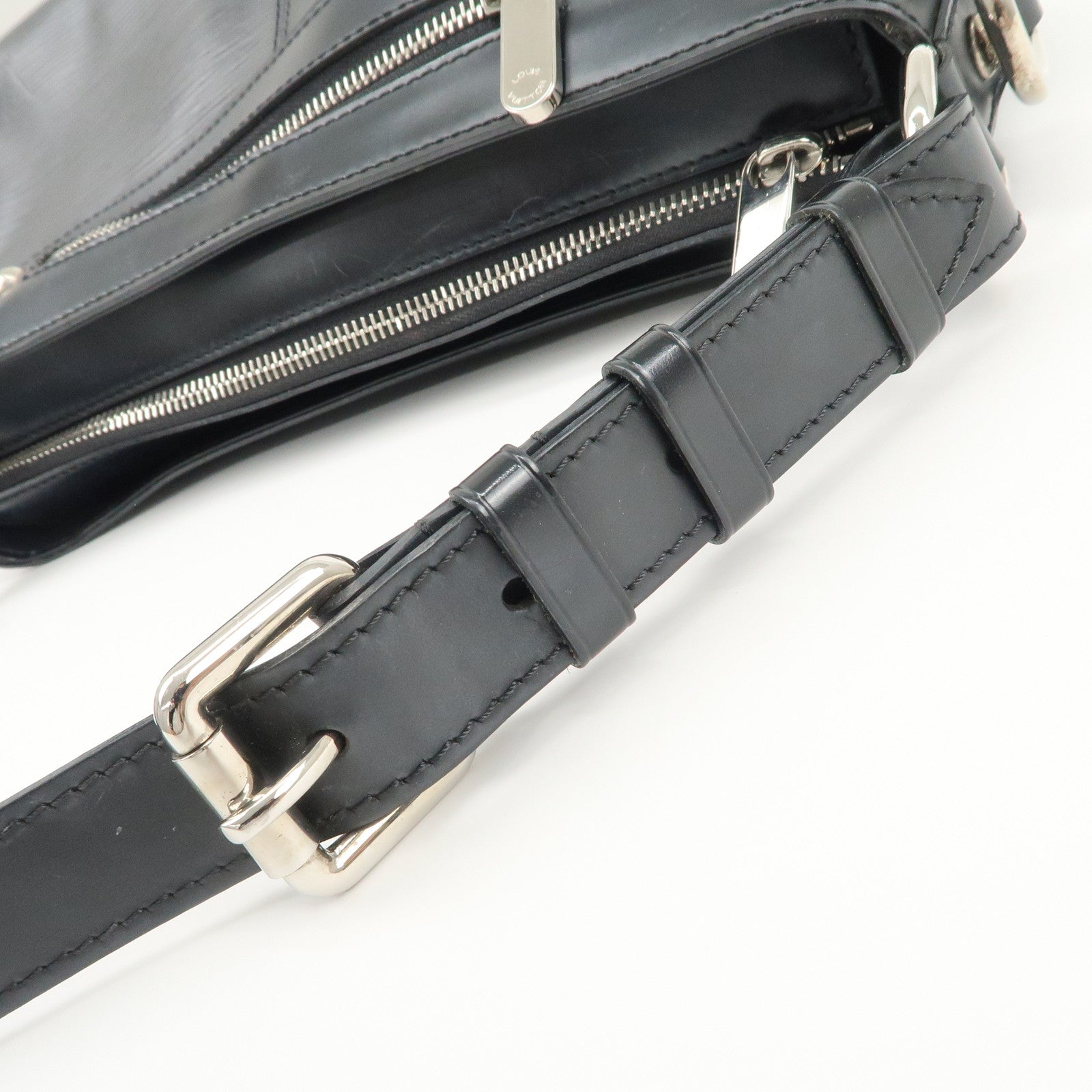 Louis Vuitton Epi Leather Turen PM Shoulder Bag Noir M59282