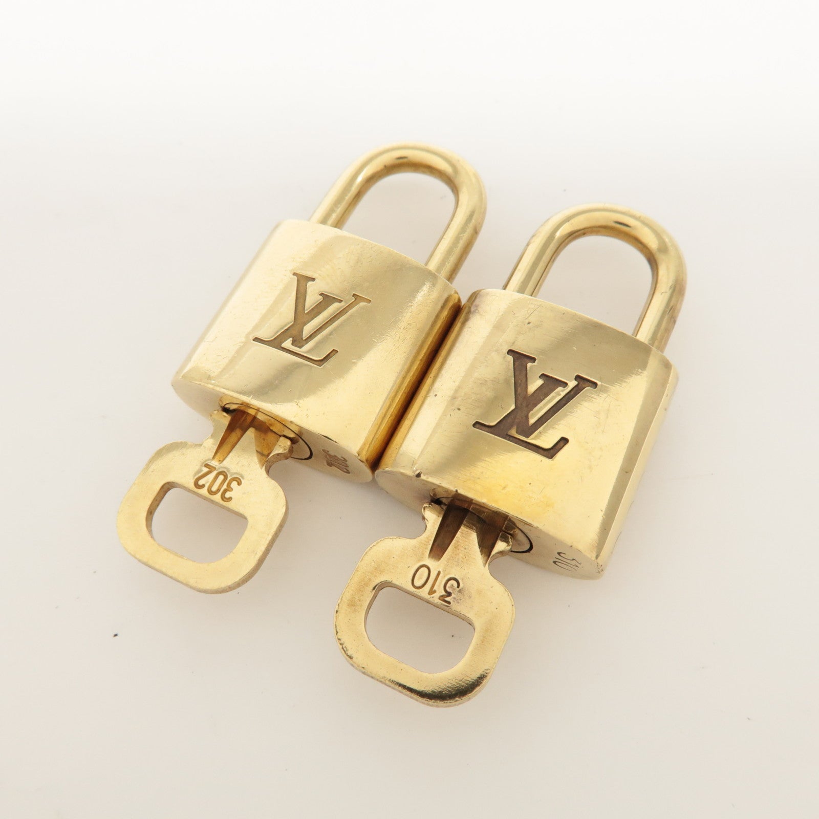 Louis Vuitton Set of 10 Lock & Key Cadena Key Lock Metal Gold Used
