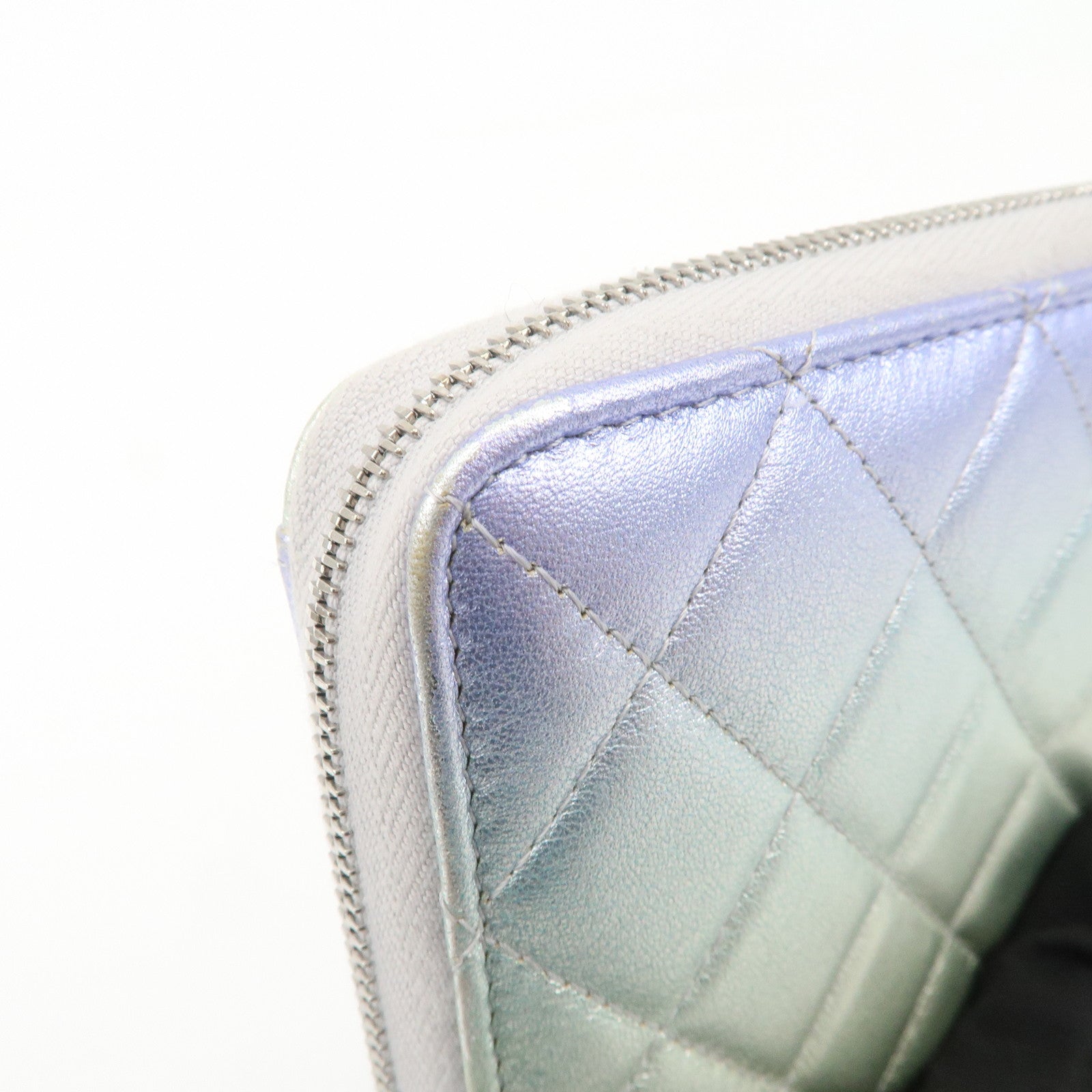 CHANEL COCO Mark Matelasse Leather Round Zippy Wallet Multicolor