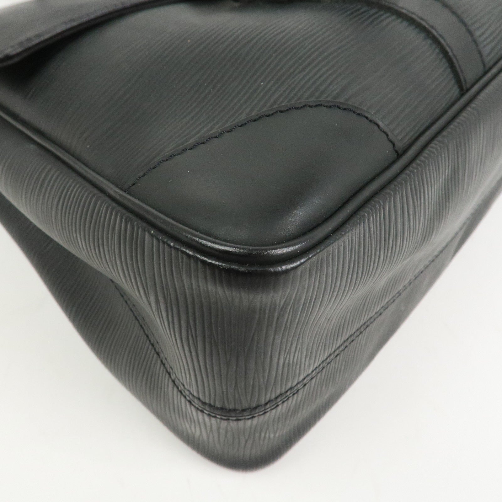 Louis Vuitton Epi Segur MM Shoulder Bag Hand Bag Noir M58862