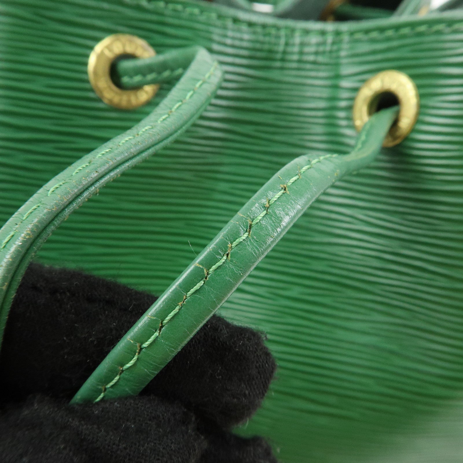 Louis Vuitton Epi Petit Noe Shoulder Bag Borneo Green M44104