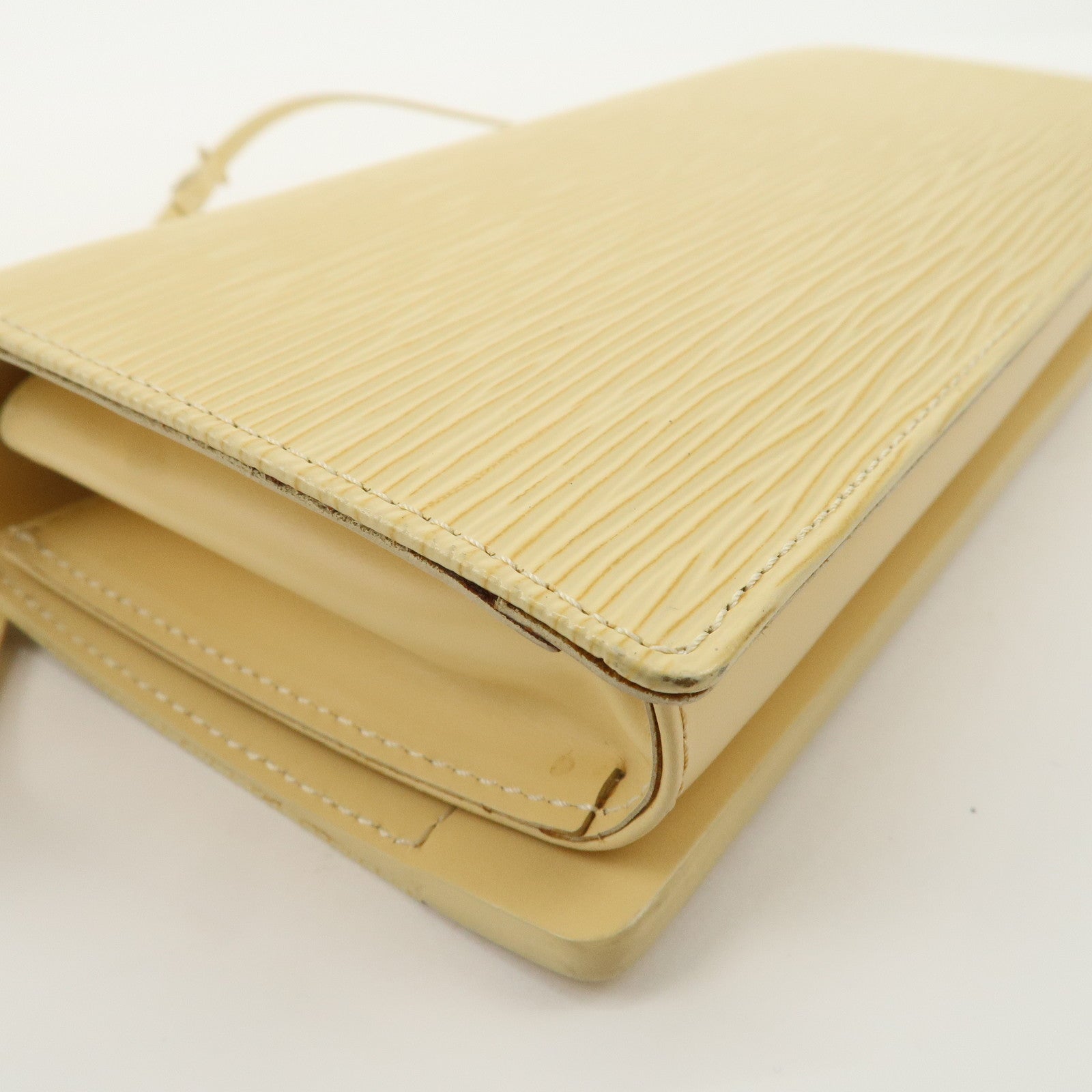 Louis Vuitton Epi Leather Honfleur Shoulder Bag Vanille M5273A