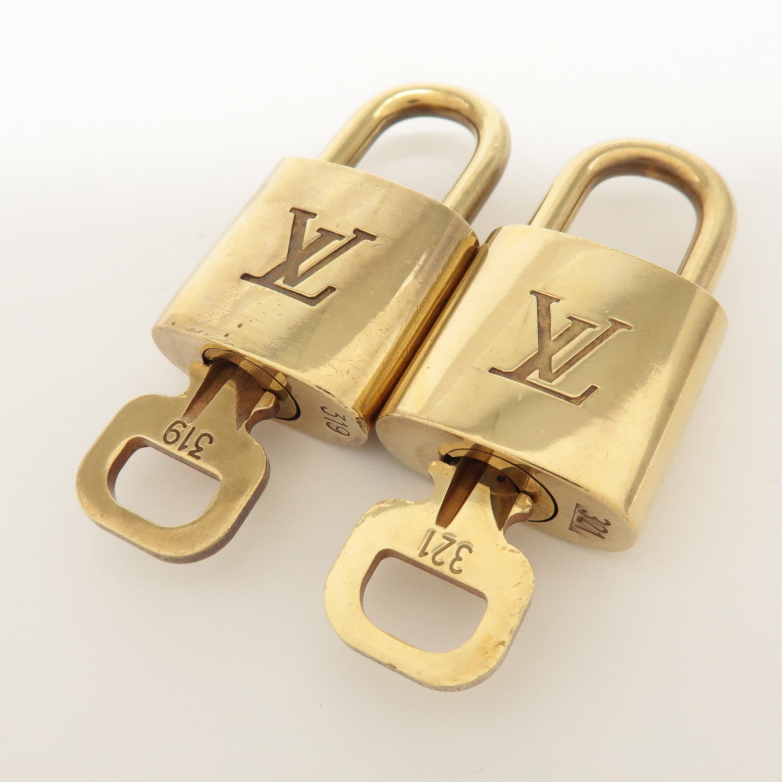 Louis Vuitton Set of 10 Lock & Key Cadena Key Lock Metal Gold Used