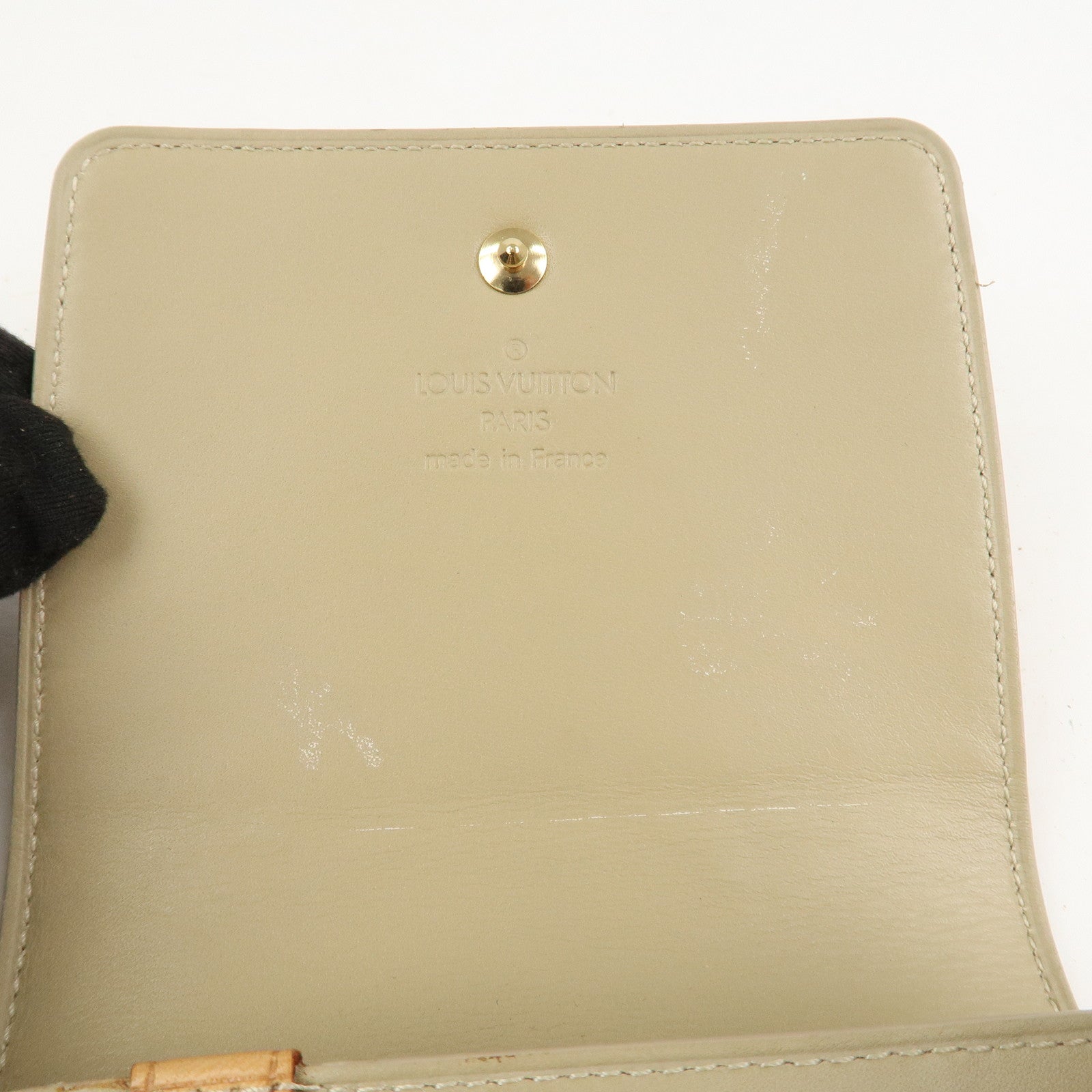 Louis Vuitton Monogram Vernis Walker Shoulder Bag Beige M91072