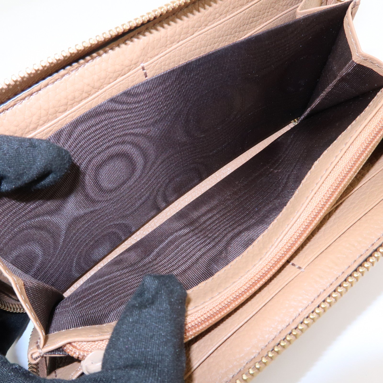 GUCCI SOHO Leather Round Zippy Long Wallet Beige 598187