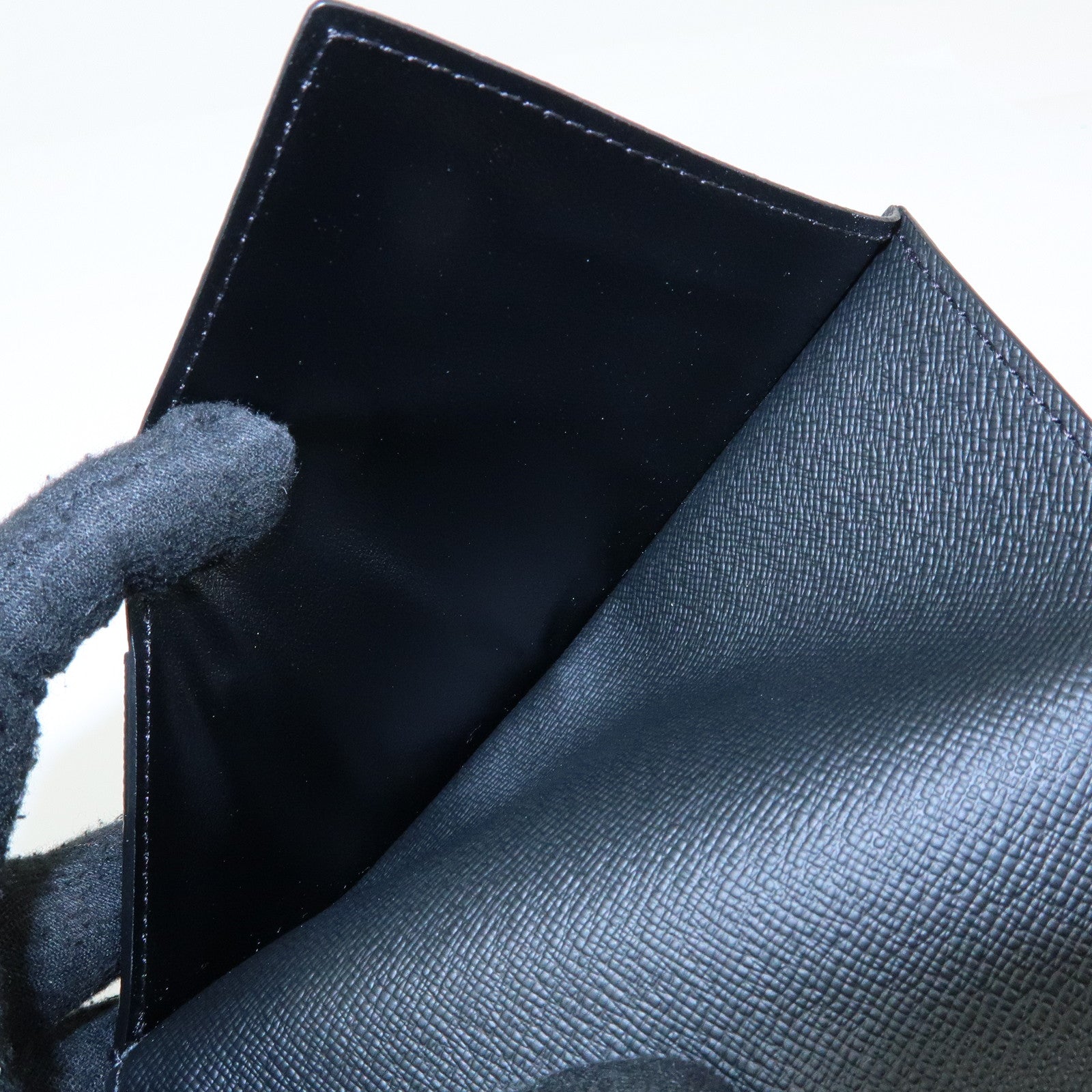 Louis Vuitton Monogram Eclipse Couverture de Passeport NM M64501