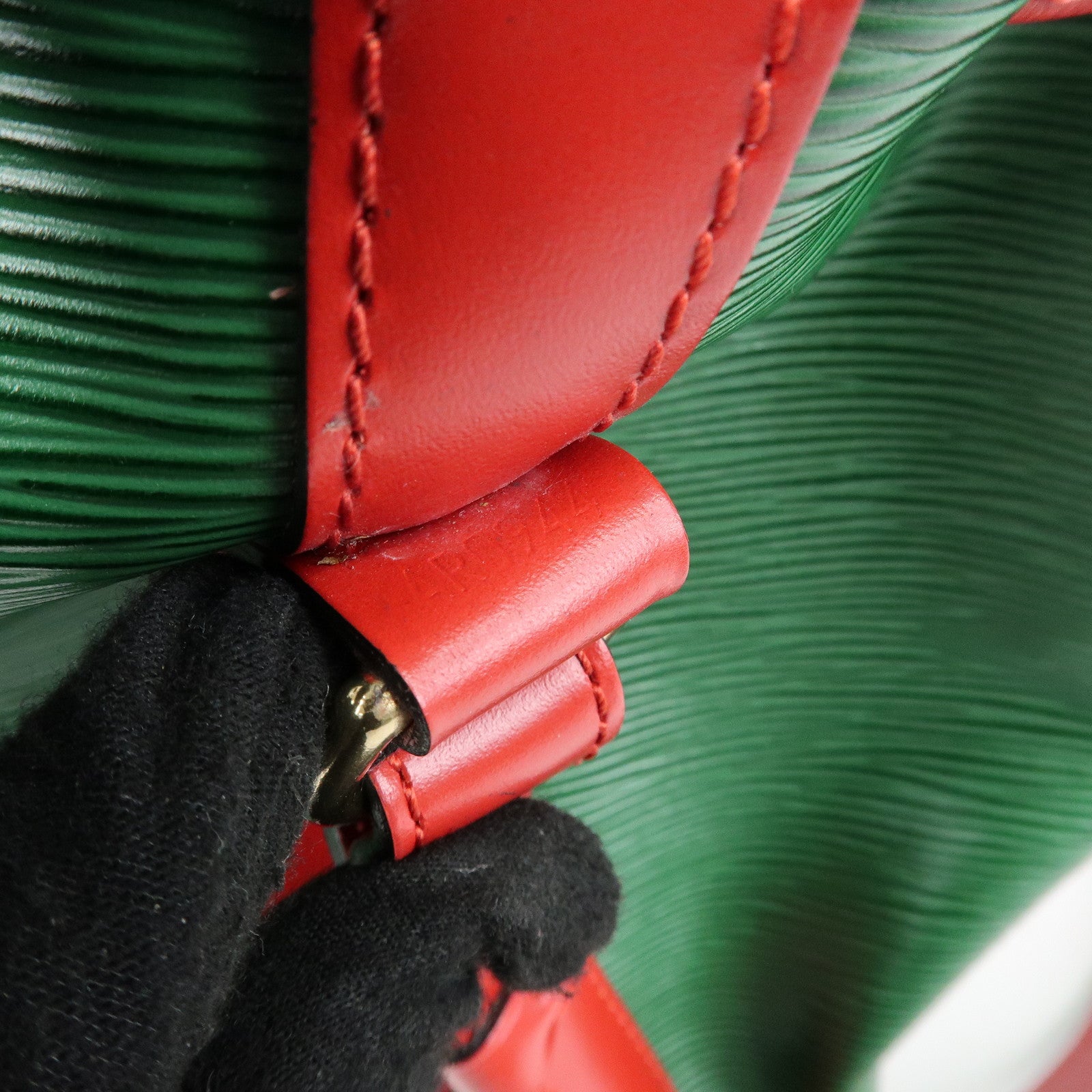 Louis Vuitton Epi Petit Noe Bicolor Shoulder Bag Green Red M44147