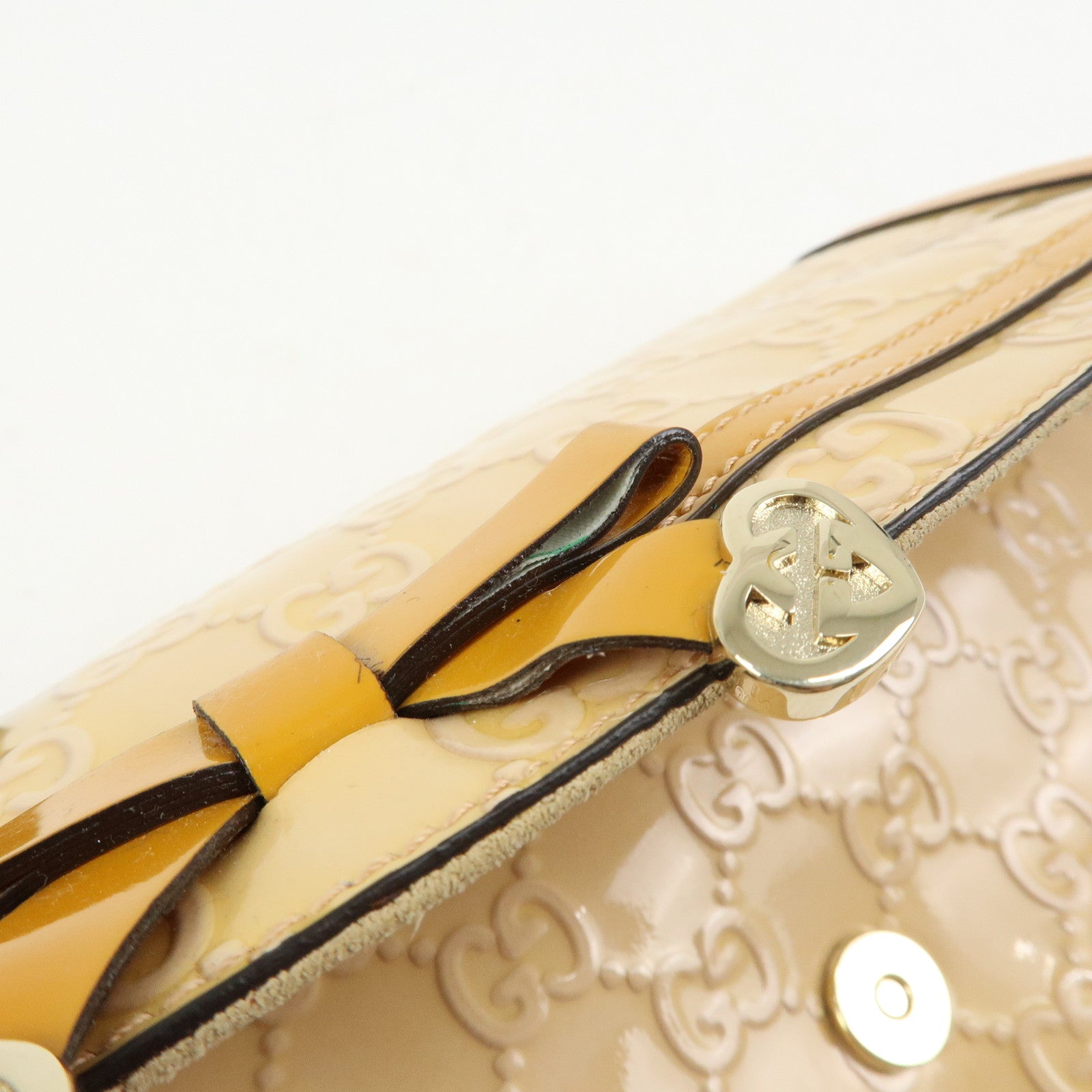 GUCCI InterlockingG Lovely Heart Patent Leather Broadway Bag 257611