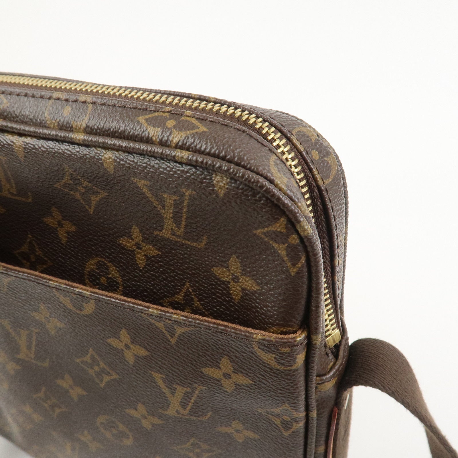 Louis Vuitton Monogram Trotteur Beaubourg Shoulder Bag Brown M97037