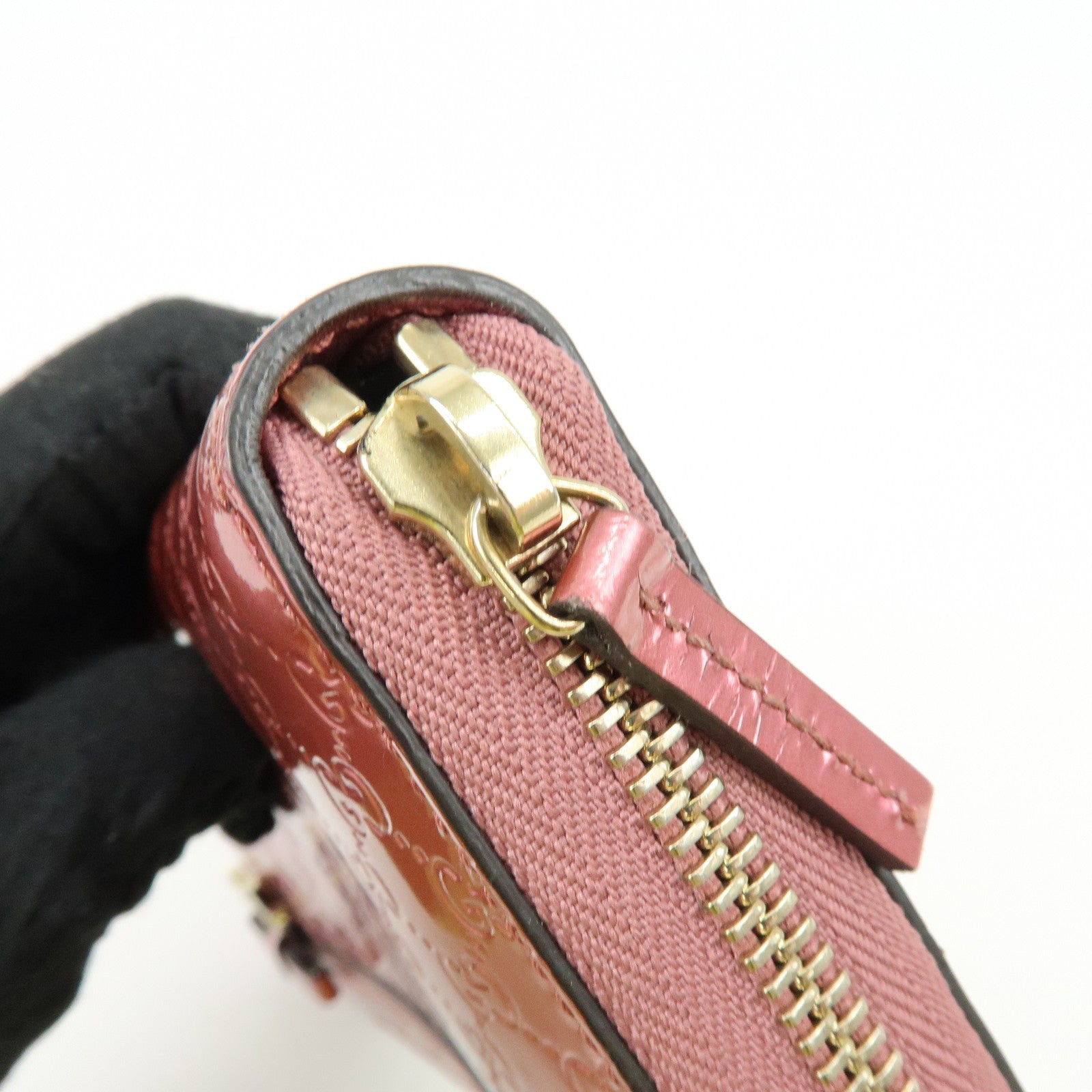 GUCCI Interlocking G Lovely Heart Microguccissima Wallet 307997