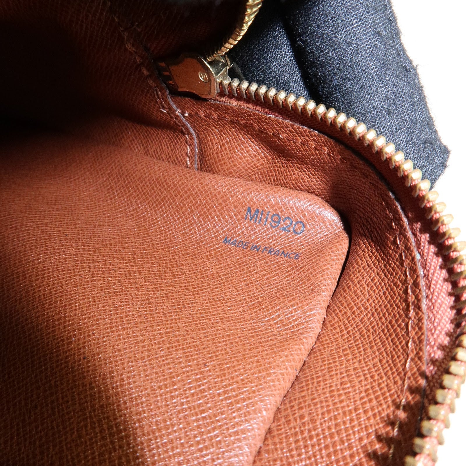 Louis Vuitton Epi Trocadero 24 Shoulder Crossbody Bag Brown M52313