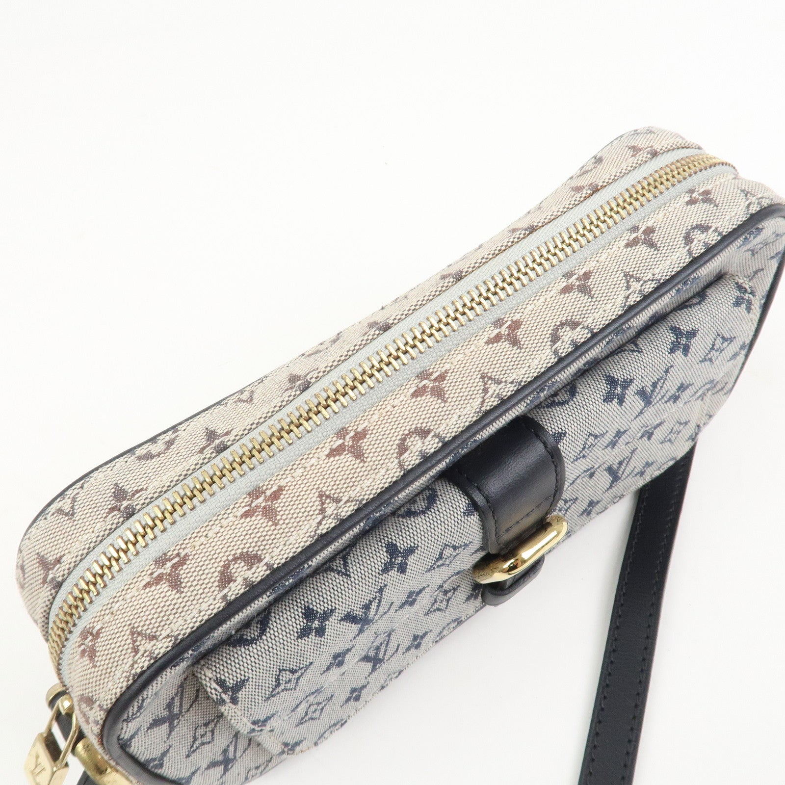 Louis Vuitton Monogram Mini Juliet MM Crossbody Bag Blue M92217
