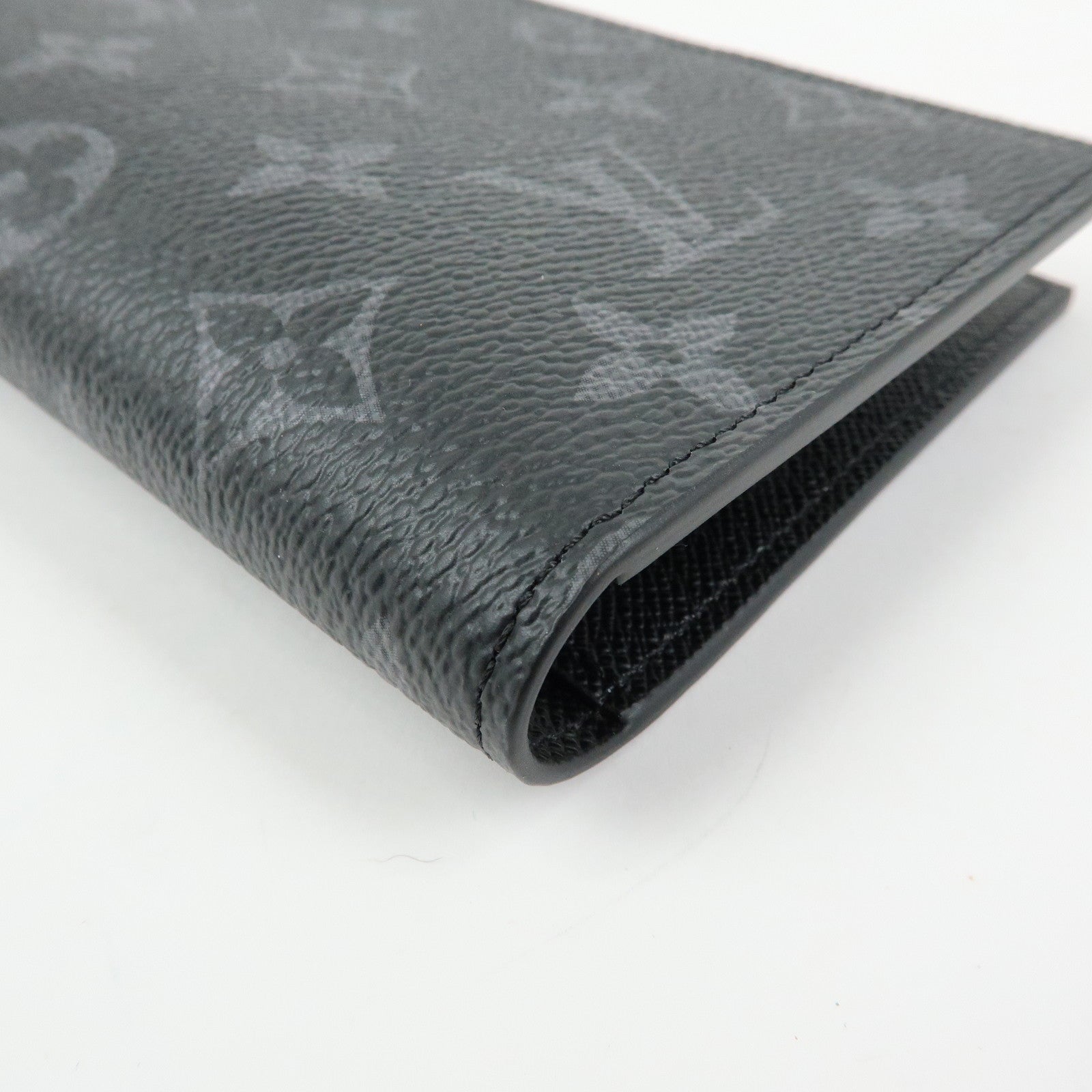 Louis Vuitton Monogram Eclipse Couverture de Passeport NM M64501