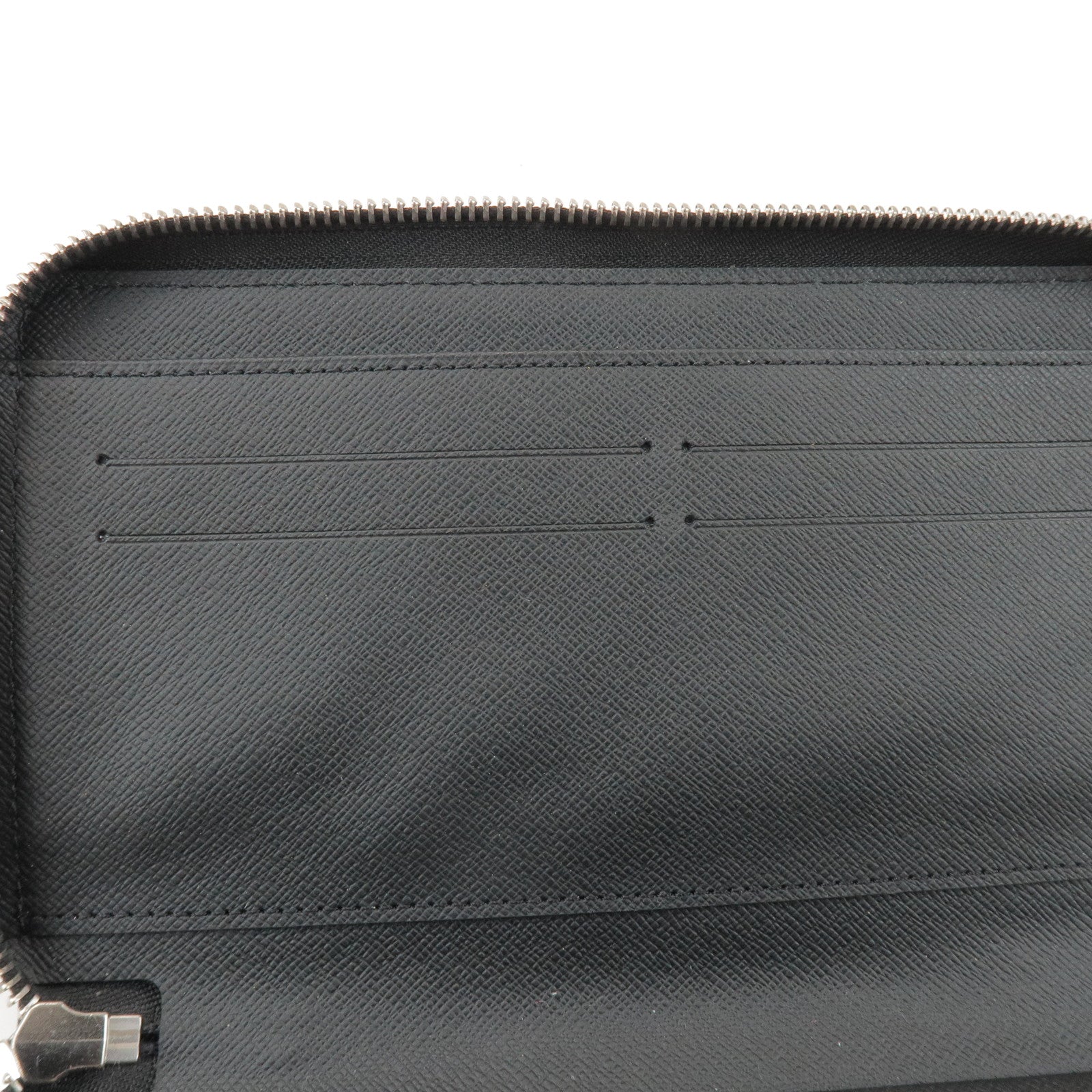 Louis Vuitton Taiga Zippy Organizer NM Long Wallet Noir M30056
