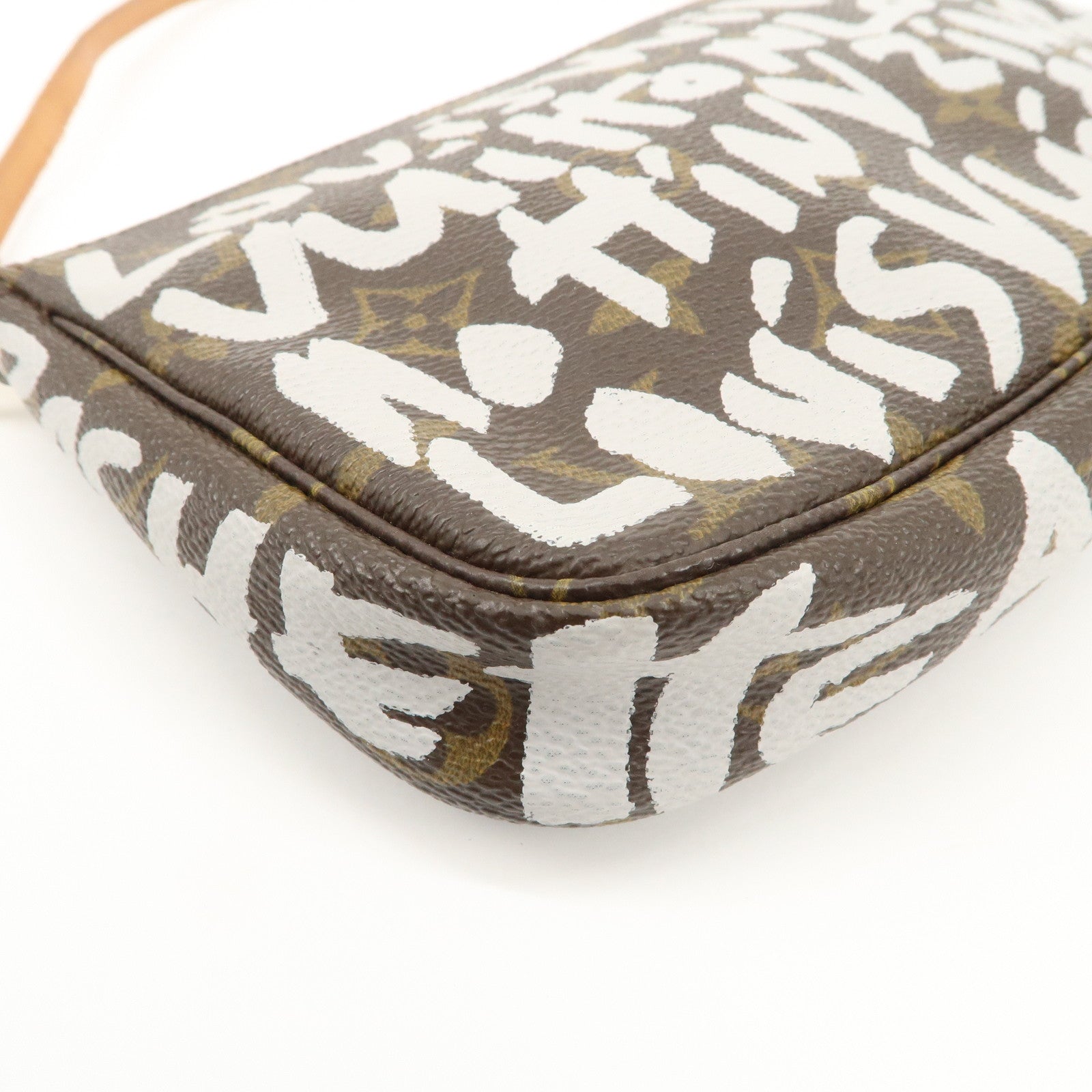 Louis Vuitton Monogram Graffiti Pochette Accessoires Hand Bag M92192 Used