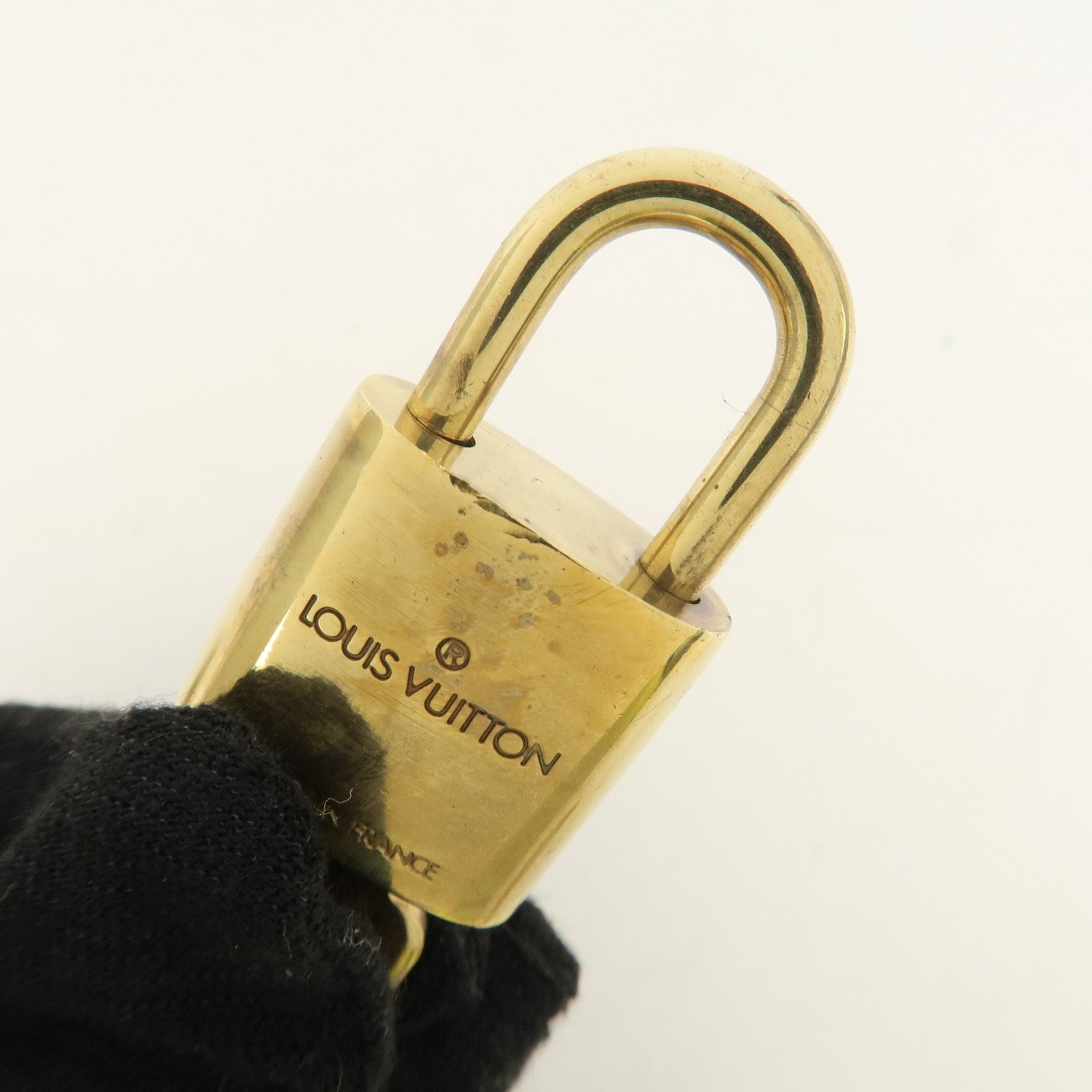 Louis Vuitton Set of 10 Lock & Key Cadena Key Lock Metal Gold Used