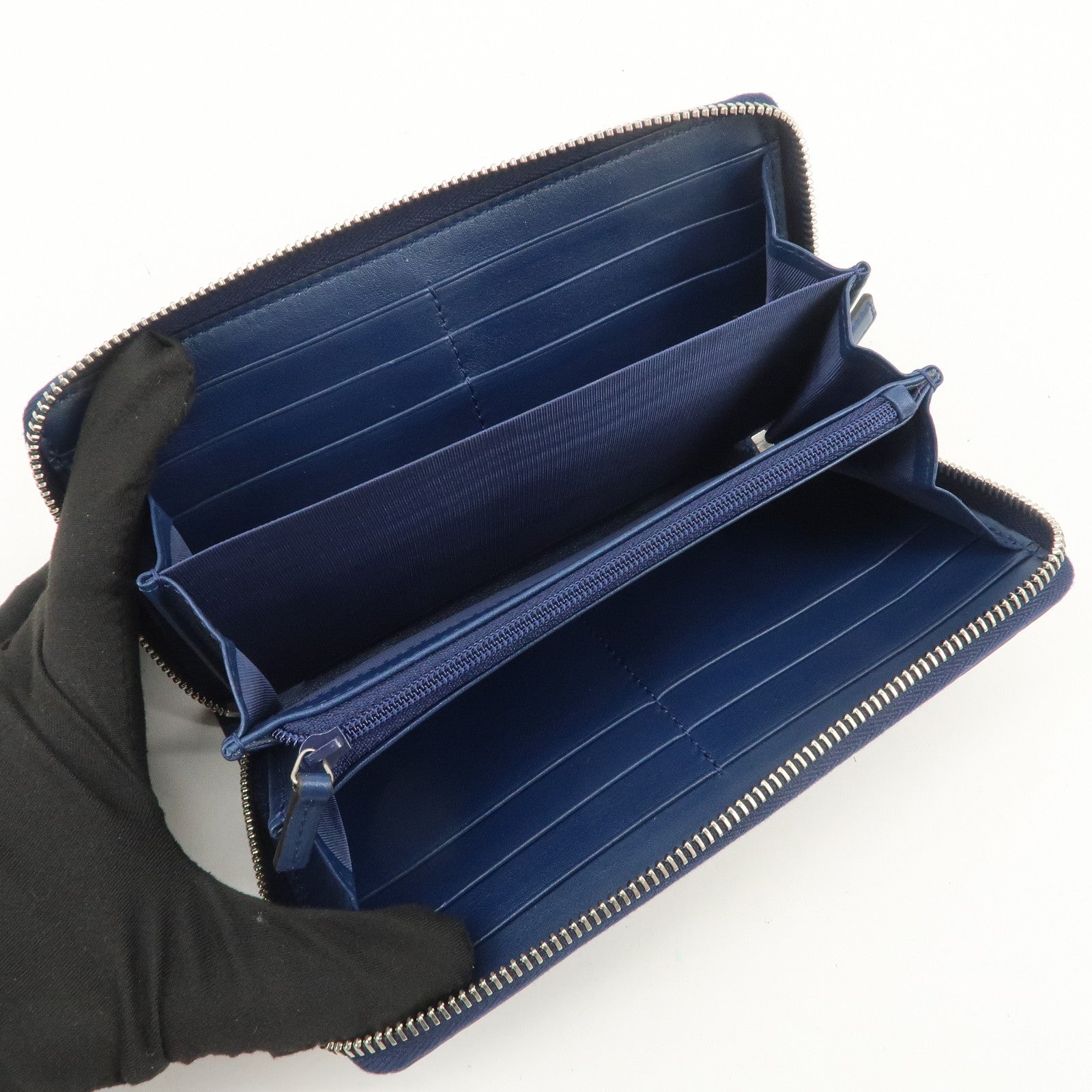 GUCCI Guccissima Leather Round Zippy Long Wallet NY Yankees 547791