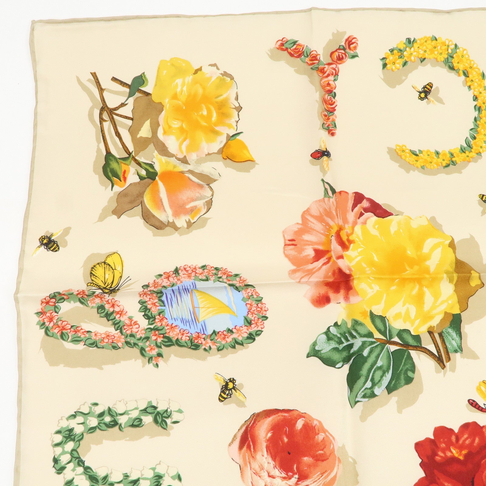 GUCCI Silk 100% Botanical Scarf Beige Multicolor