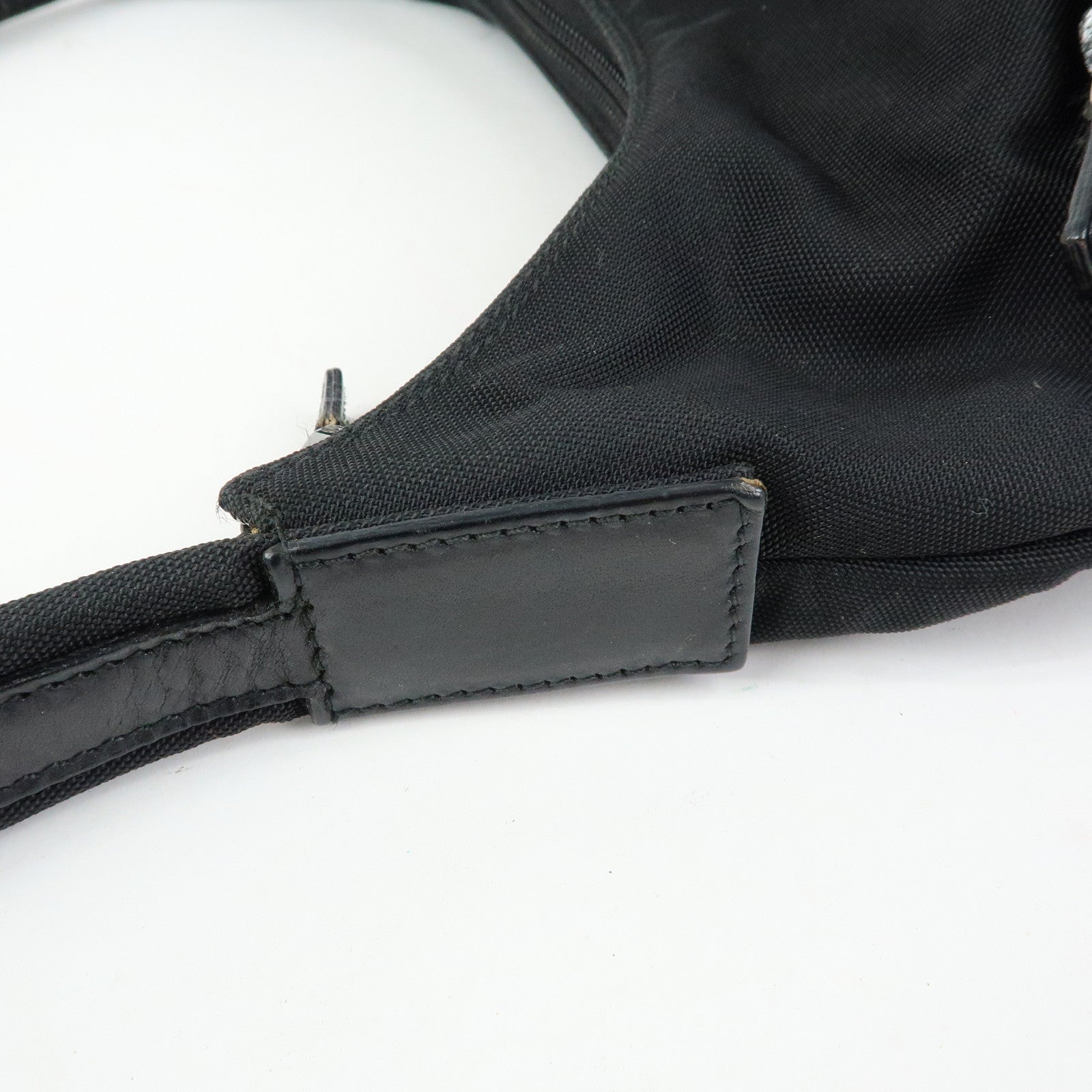 GUCCI Logo Nylon Leather Shoulder Bag Black 001・3386