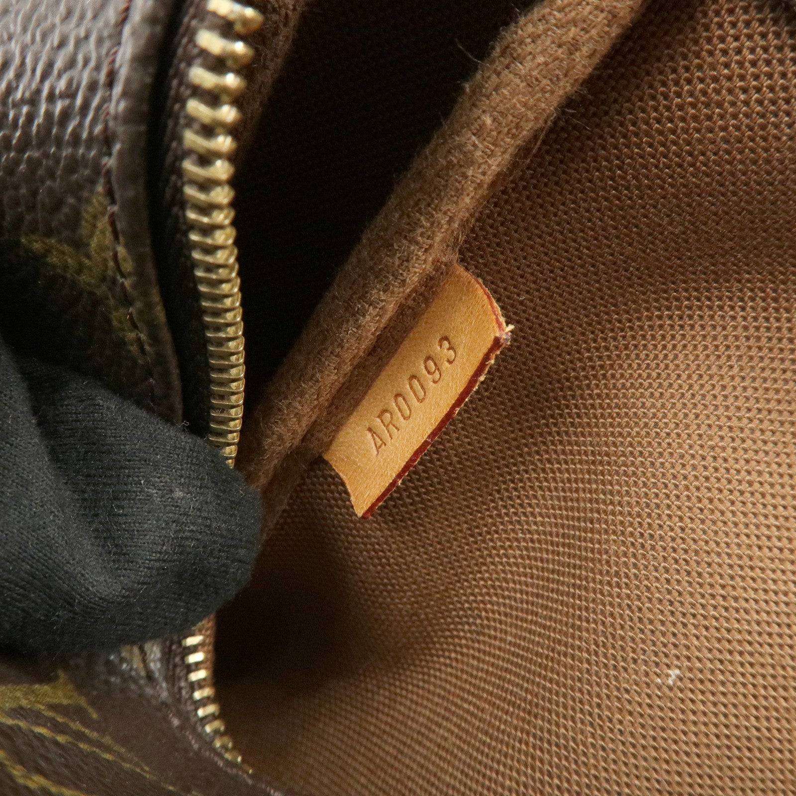 Louis Vuitton Monogram Pochette Accessoires Pouch Hand Bag M51980