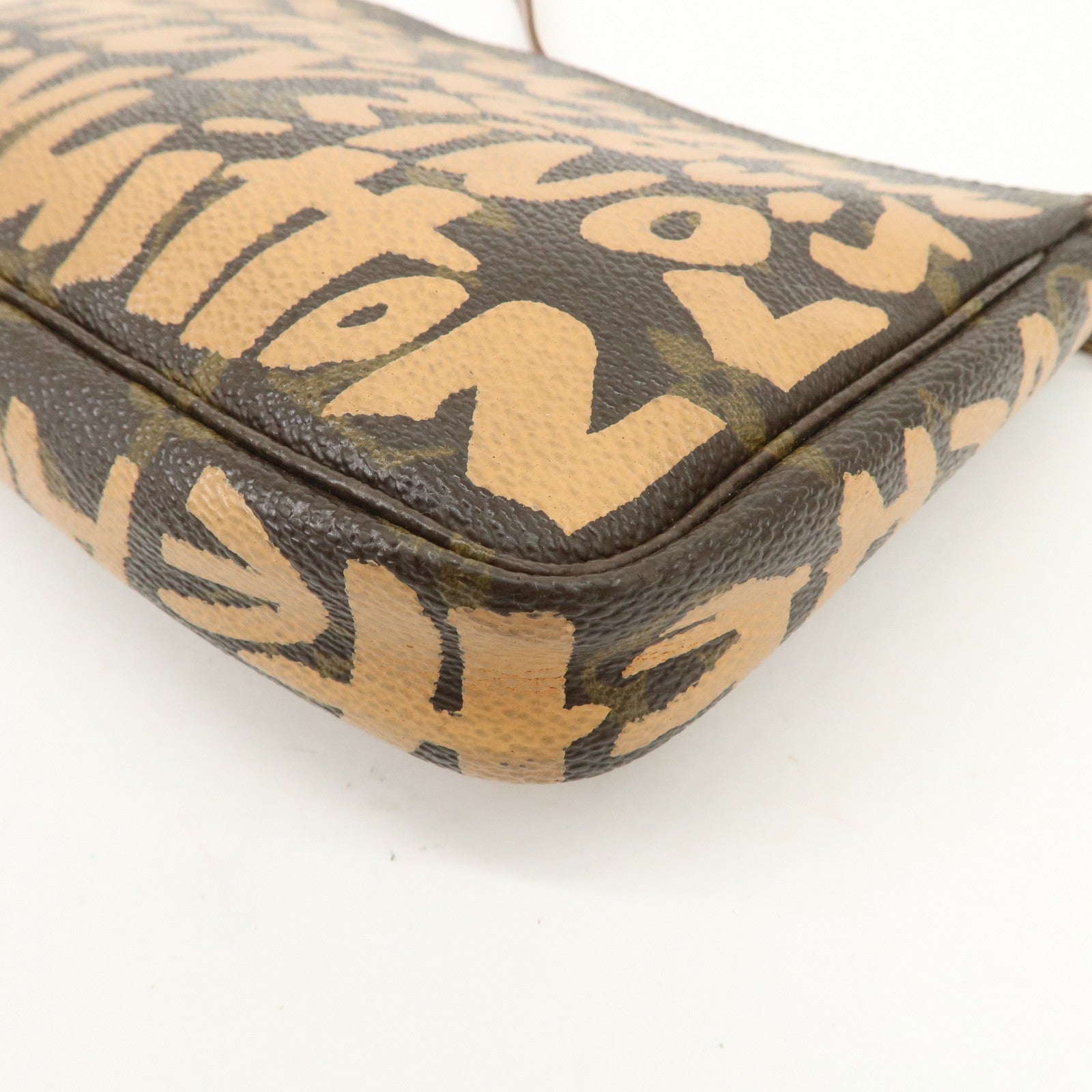 Louis Vuitton Monogram Graffiti Pochette Accessoires Peach M92193