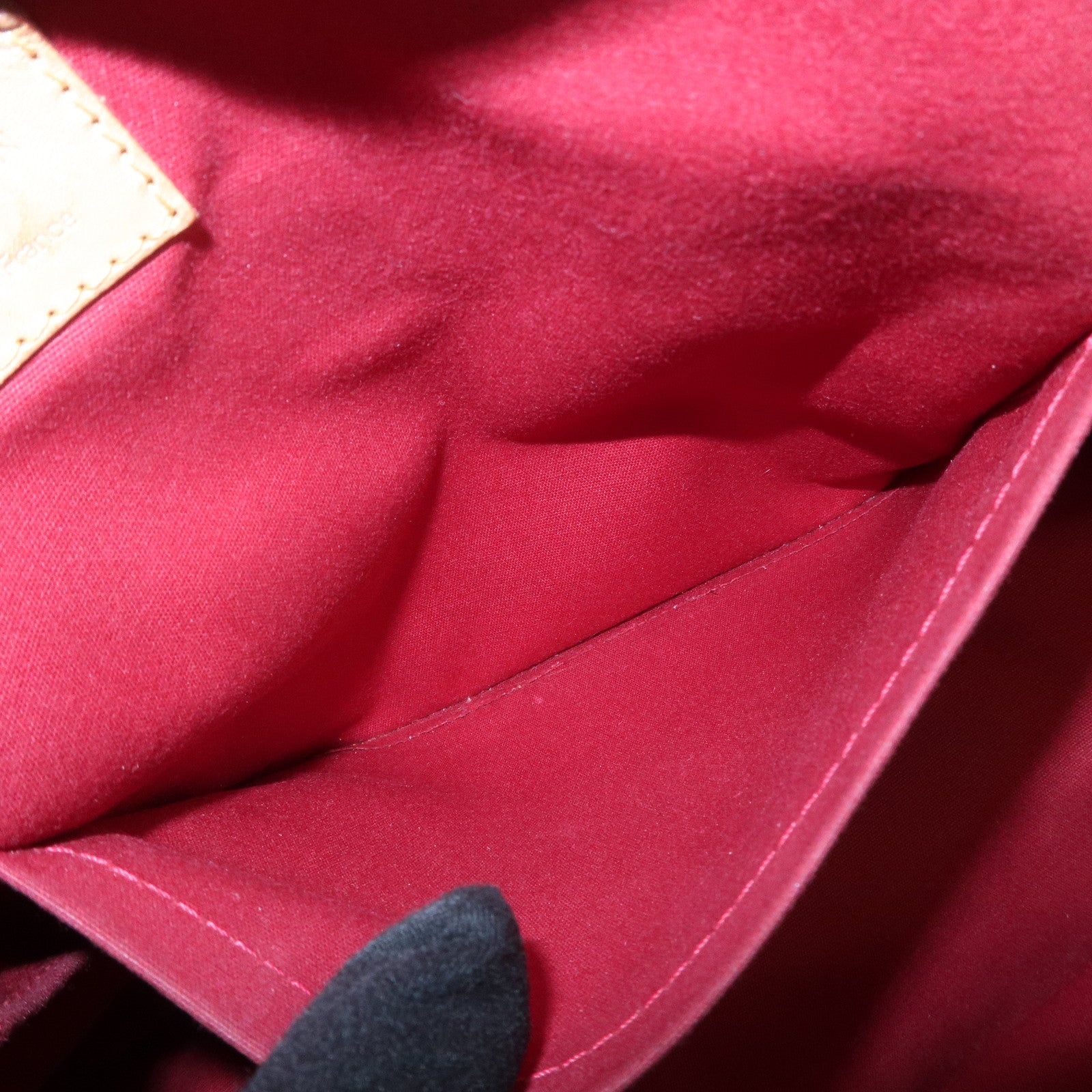 Louis Vuitton Monogram Vernis Summit Drive Hand Bag Red M93513