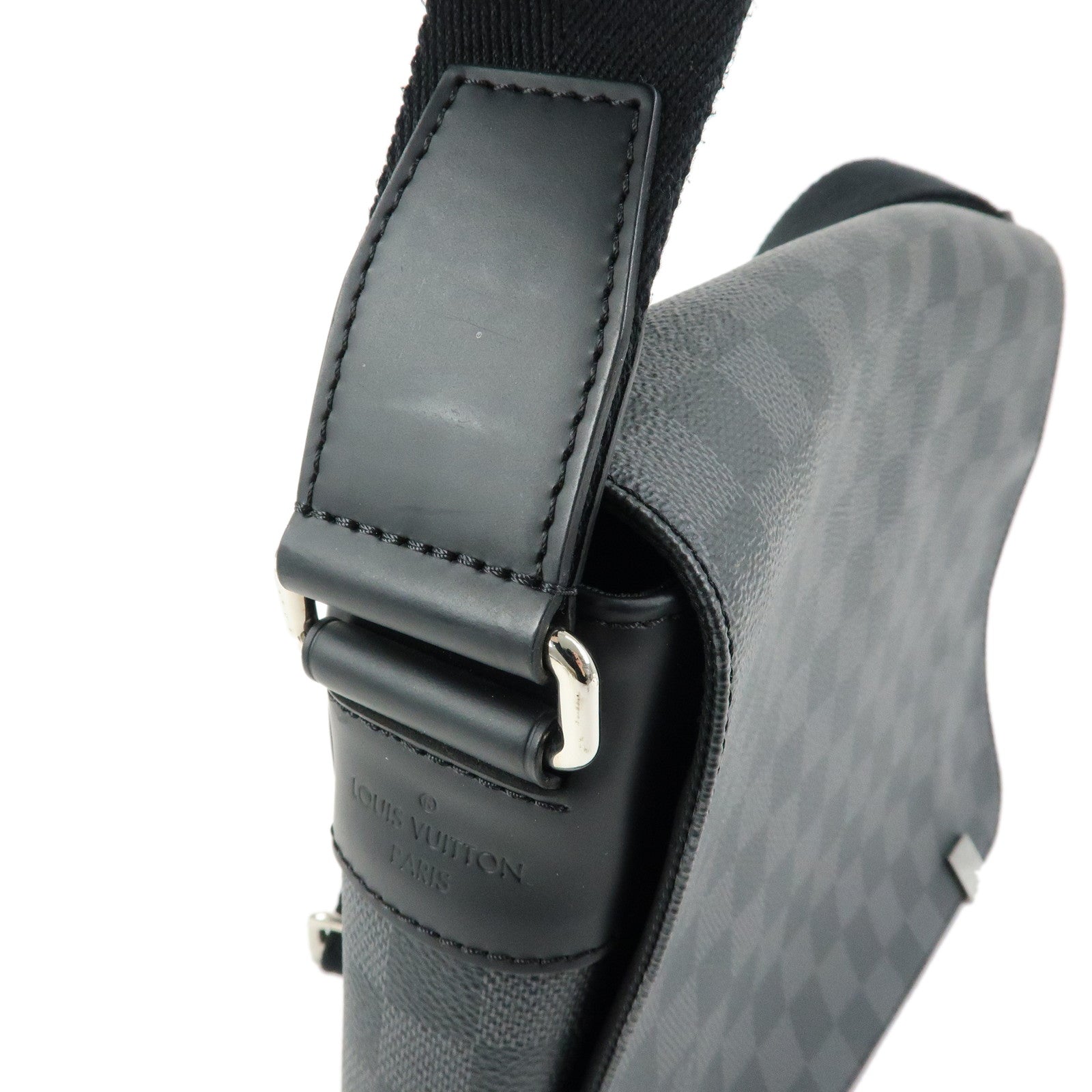 Louis Vuitton Damier Graphite District PM NM Crossbody Bag N41028