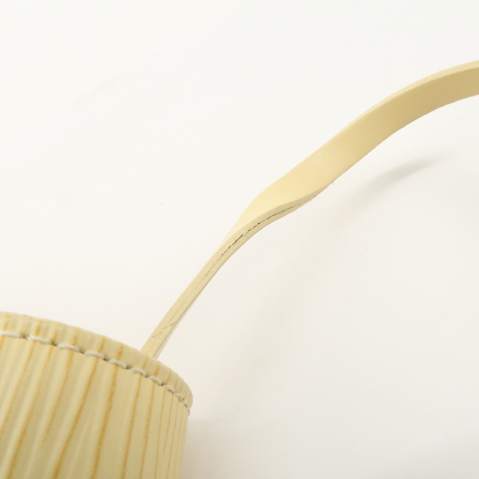 Louis Vuitton Epi Leather Honfleur Shoulder Bag Vanille M5273A