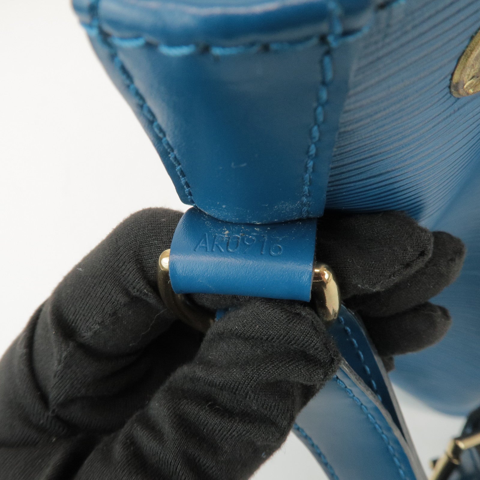 Louis Vuitton Epi Petit Noe Shoulder Bag Toledo Blue M44105