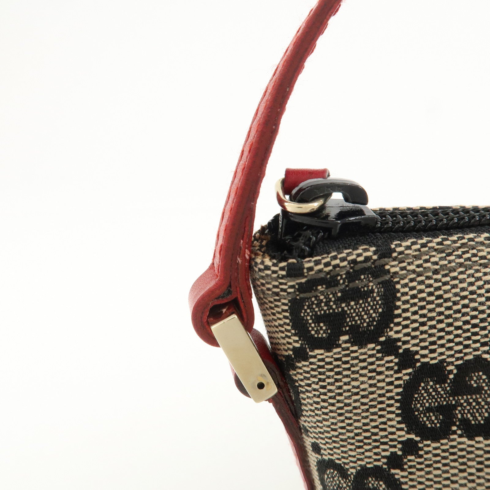 GUCCI GG Canvas Leather Accessory Pouch Hand Bag 039.1103