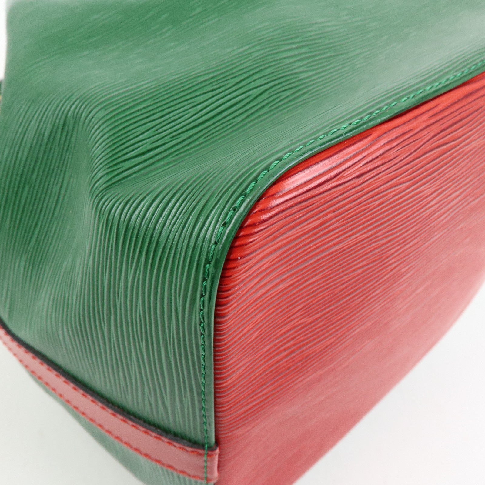 Louis Vuitton Epi Petit Noe Bicolor Shoulder Bag Green Red M44147