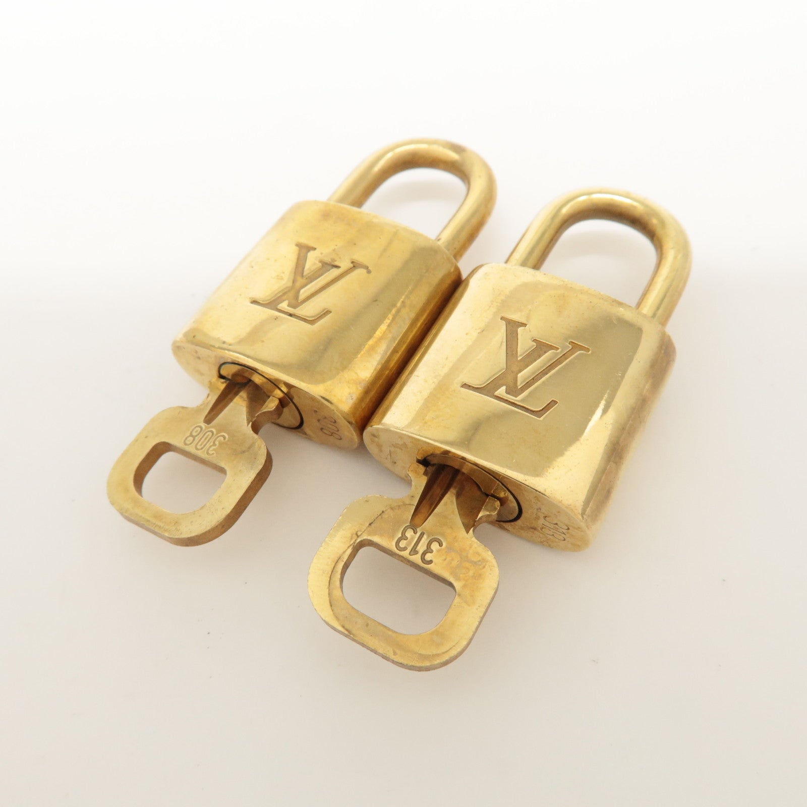 Louis Vuitton Set of 10 Lock & Key Cadena Key Lock Metal Gold
