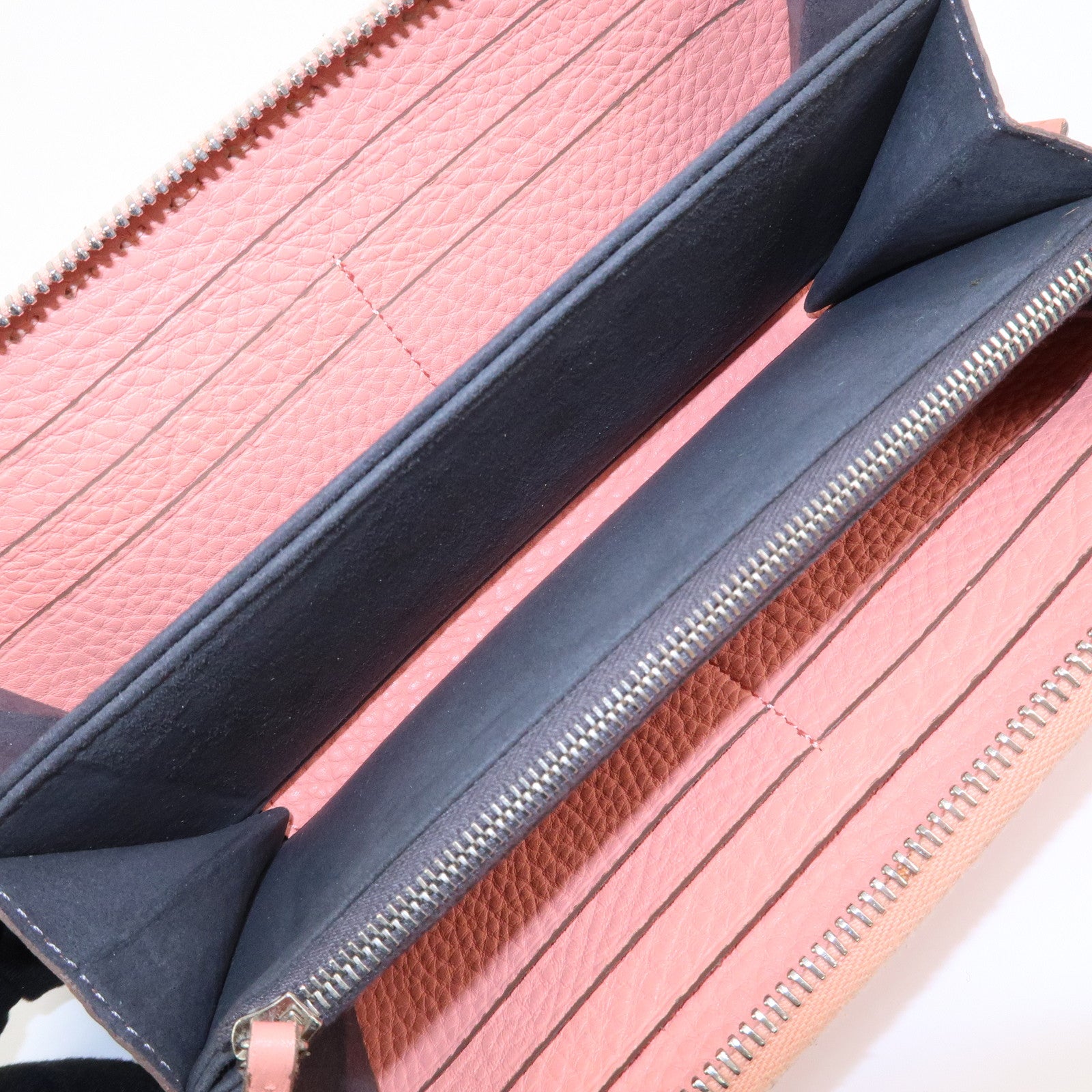 FENDI Leather Round Zippy Long Wallet Pink 8M0299