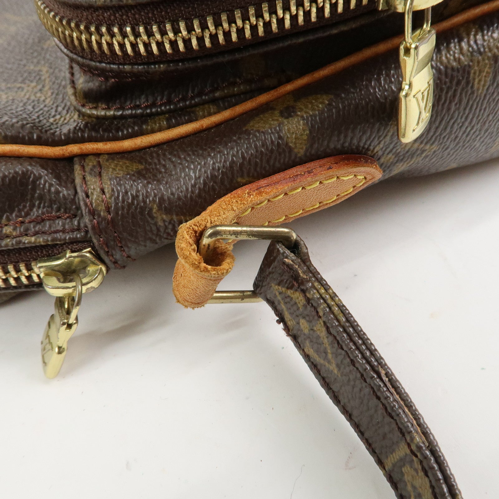 Louis Vuitton Monogram Amazone Shoulder Bag Crossbody Bag M45236