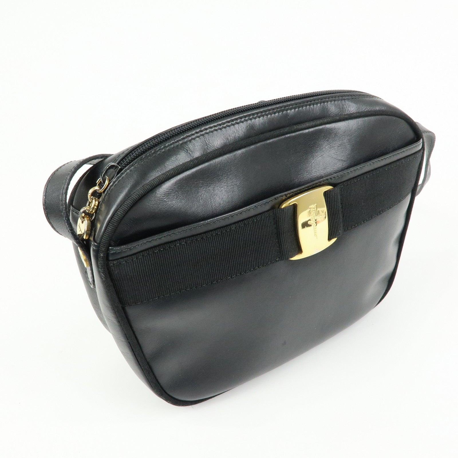 Ferragamo Vara Leather Shoulder Bag Crossbody Bag Black