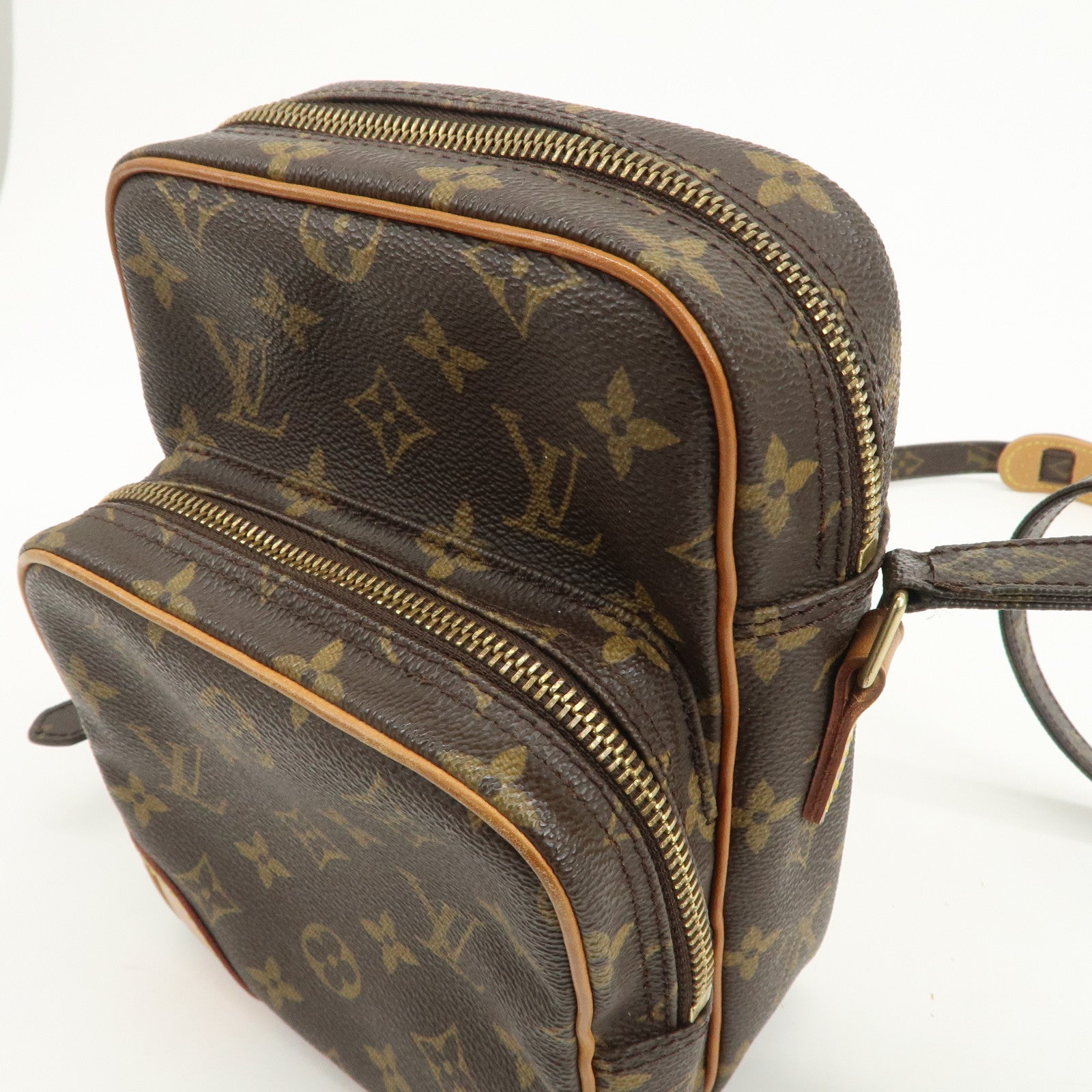 Louis Vuitton Monogram Amazone Shoulder Bag Crossbody Bag M45236