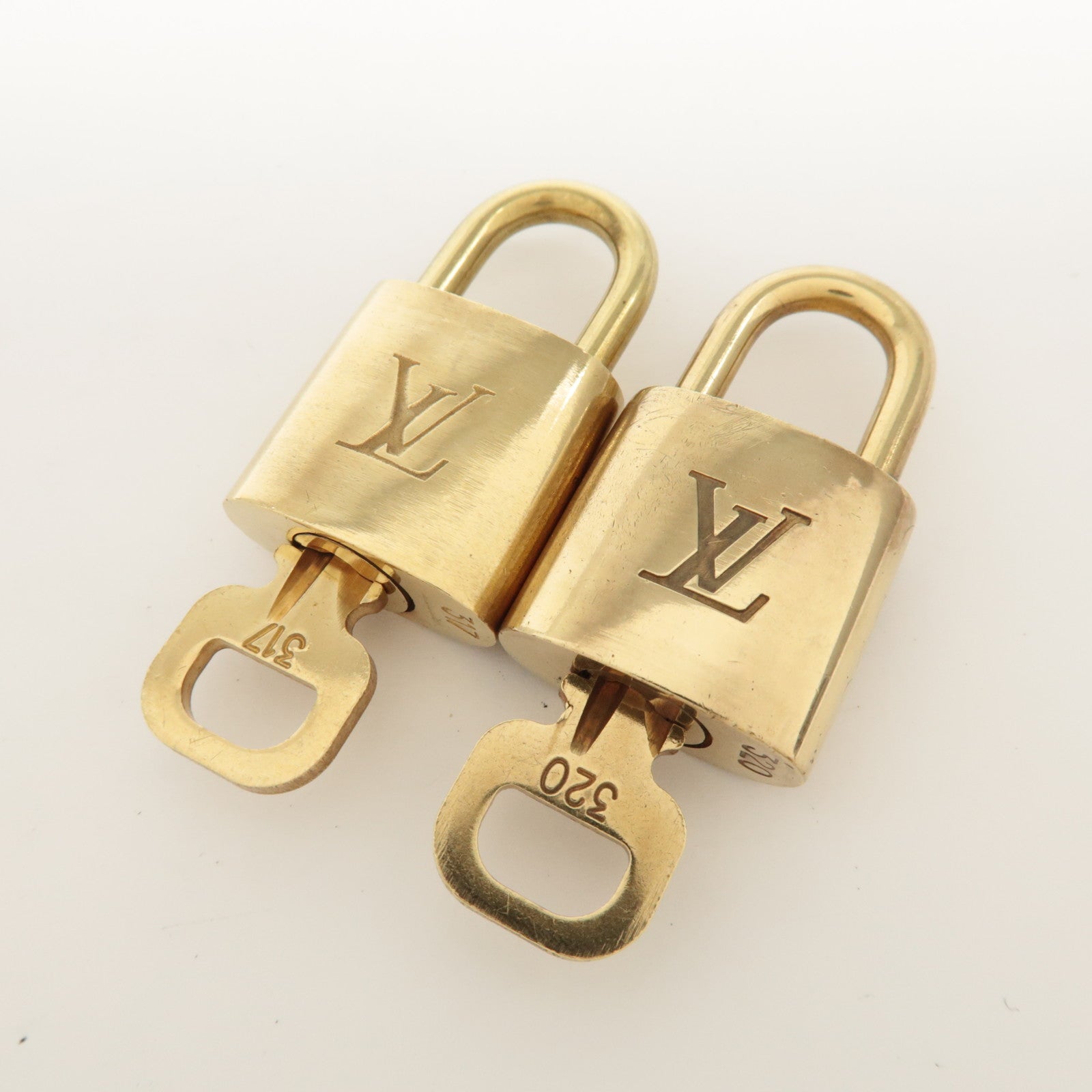 Louis Vuitton Set of 10 Lock & Key Cadena Key Lock Metal Gold Used