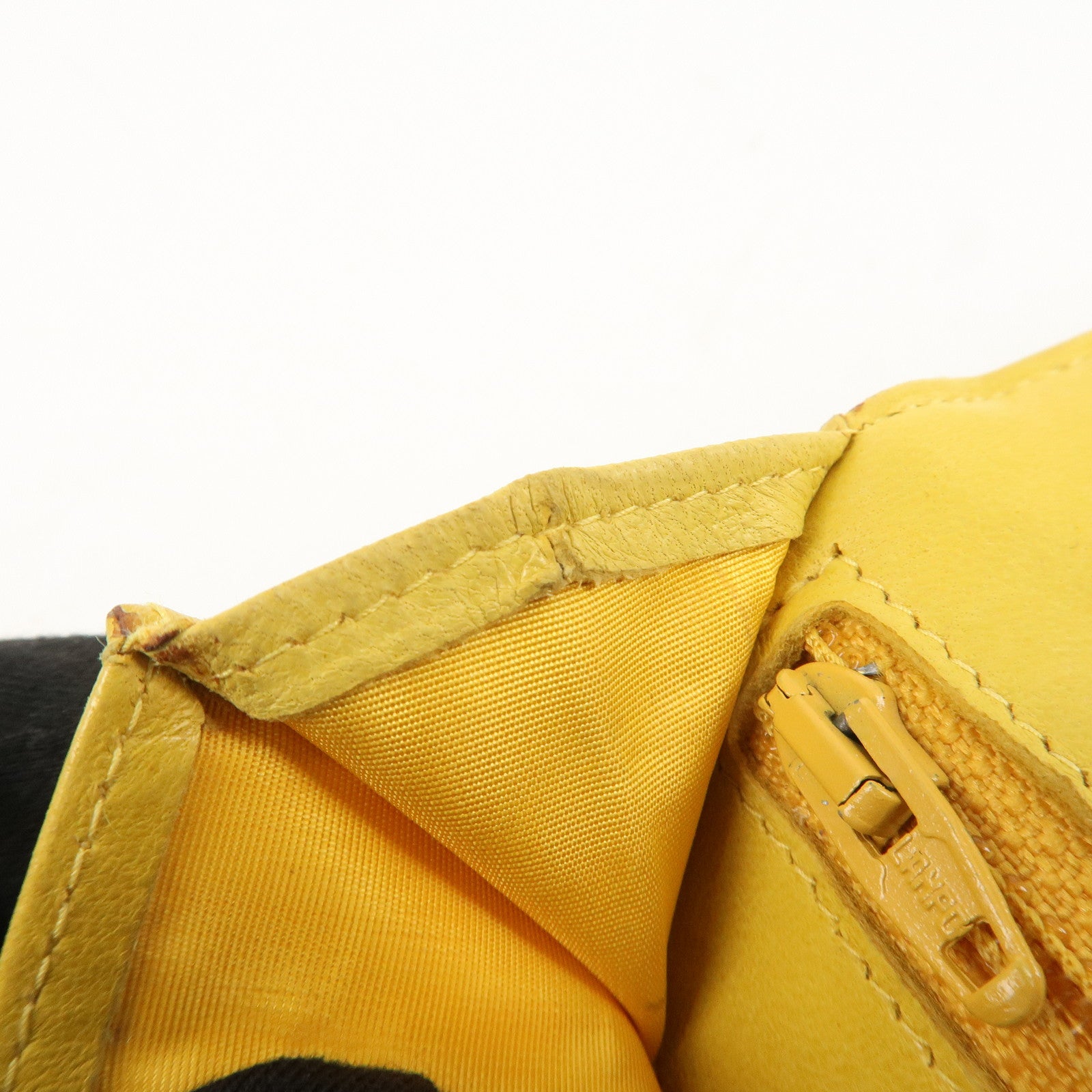 CHANEL COCO Mark Caviarskin Bi-Fold Card Case Coin Case 4072657 Used