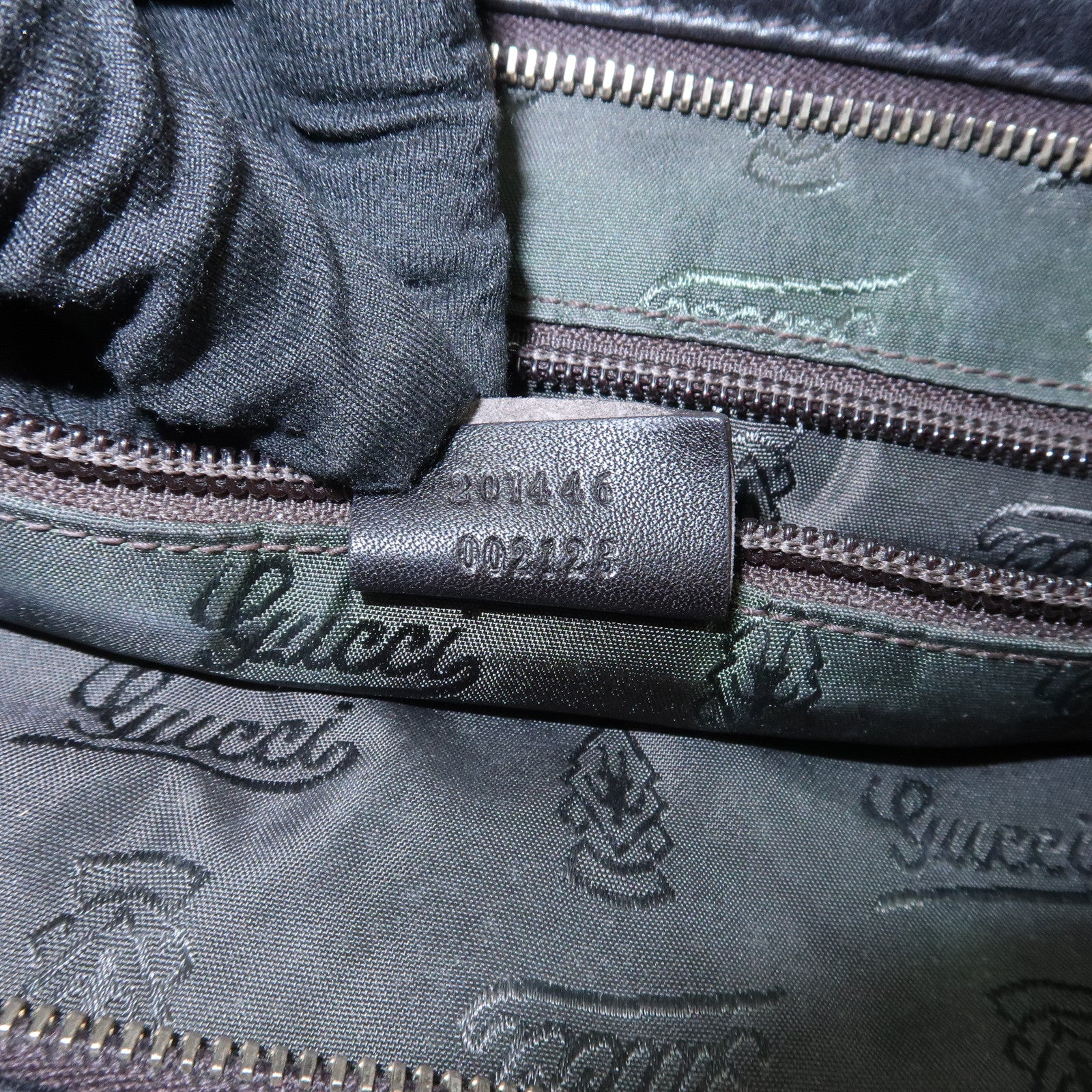GUCCI Guccissima Leather Shoulder Bag Crossbody Bag Black 201446