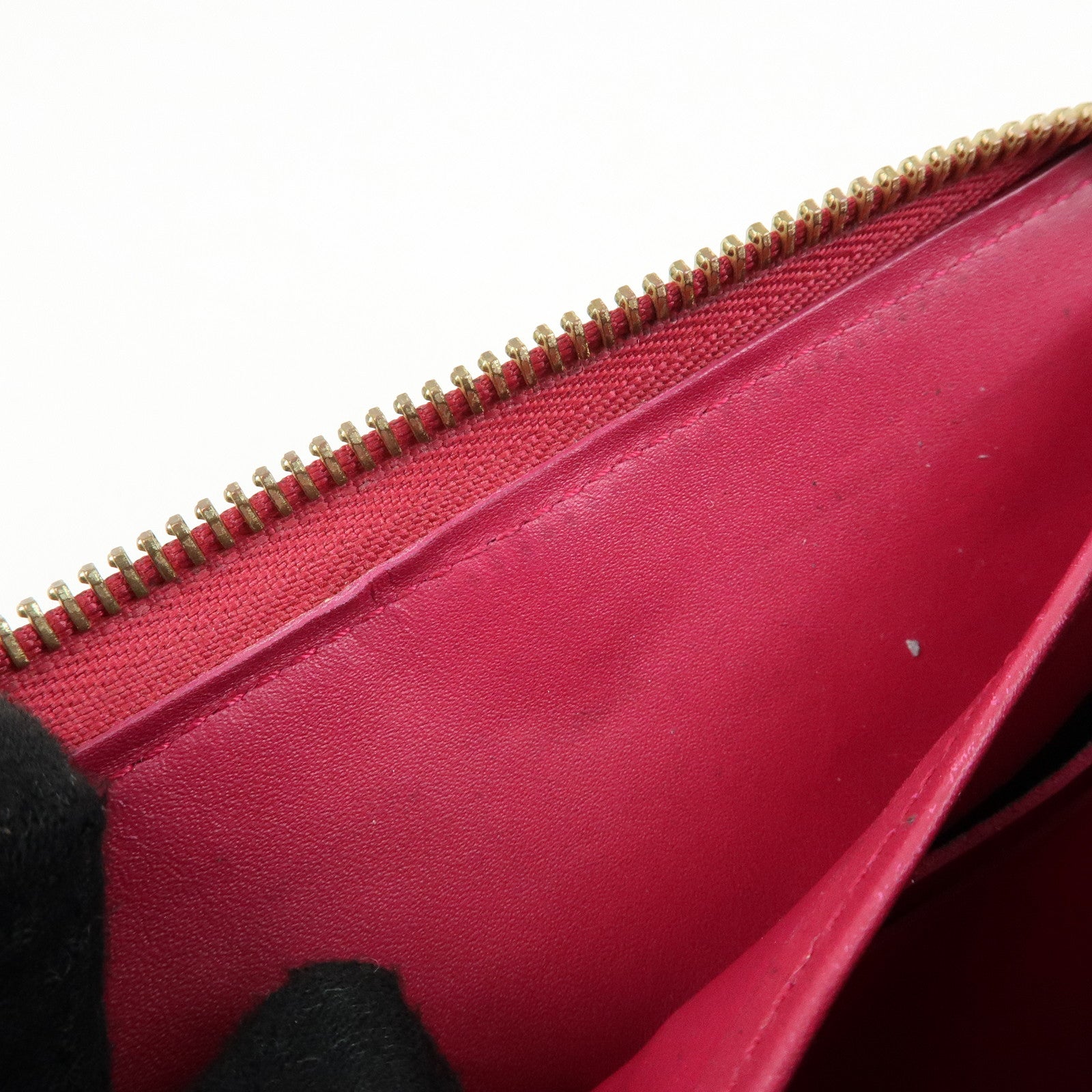 Louis Vuitton Monogram Vernis Round Zippy Wallet Rose Indien M91597