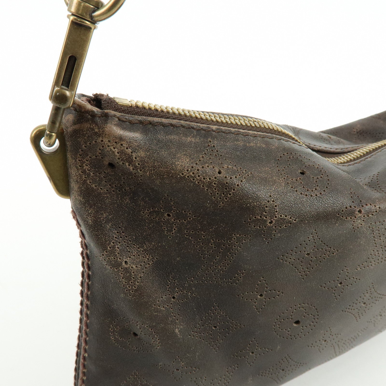 Louis Vuitton Pochette Onata Cuir Leather Shoulder Bag Cacao M40002