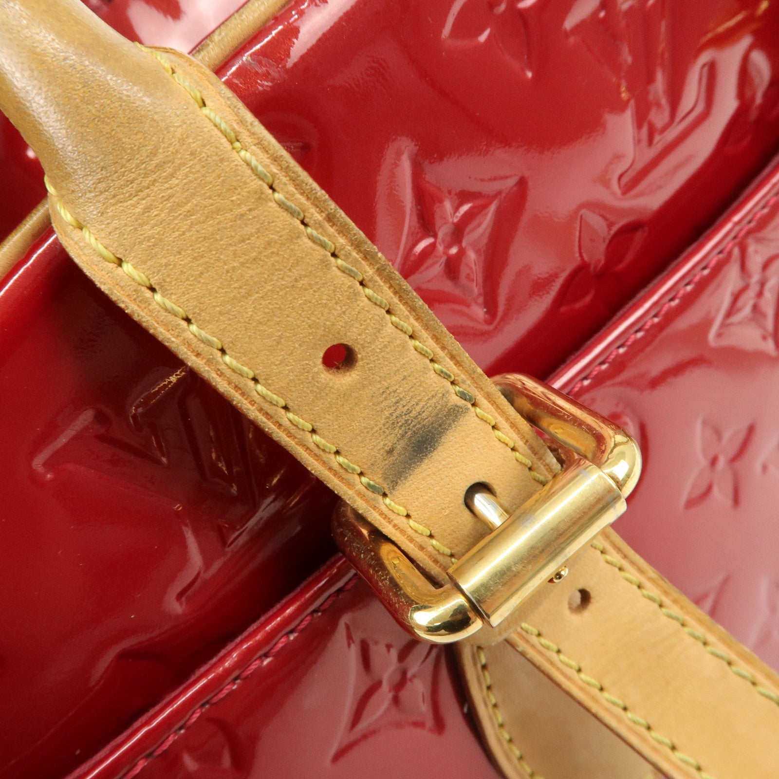 Louis Vuitton Monogram Vernis Summit Drive Hand Bag Red M93513