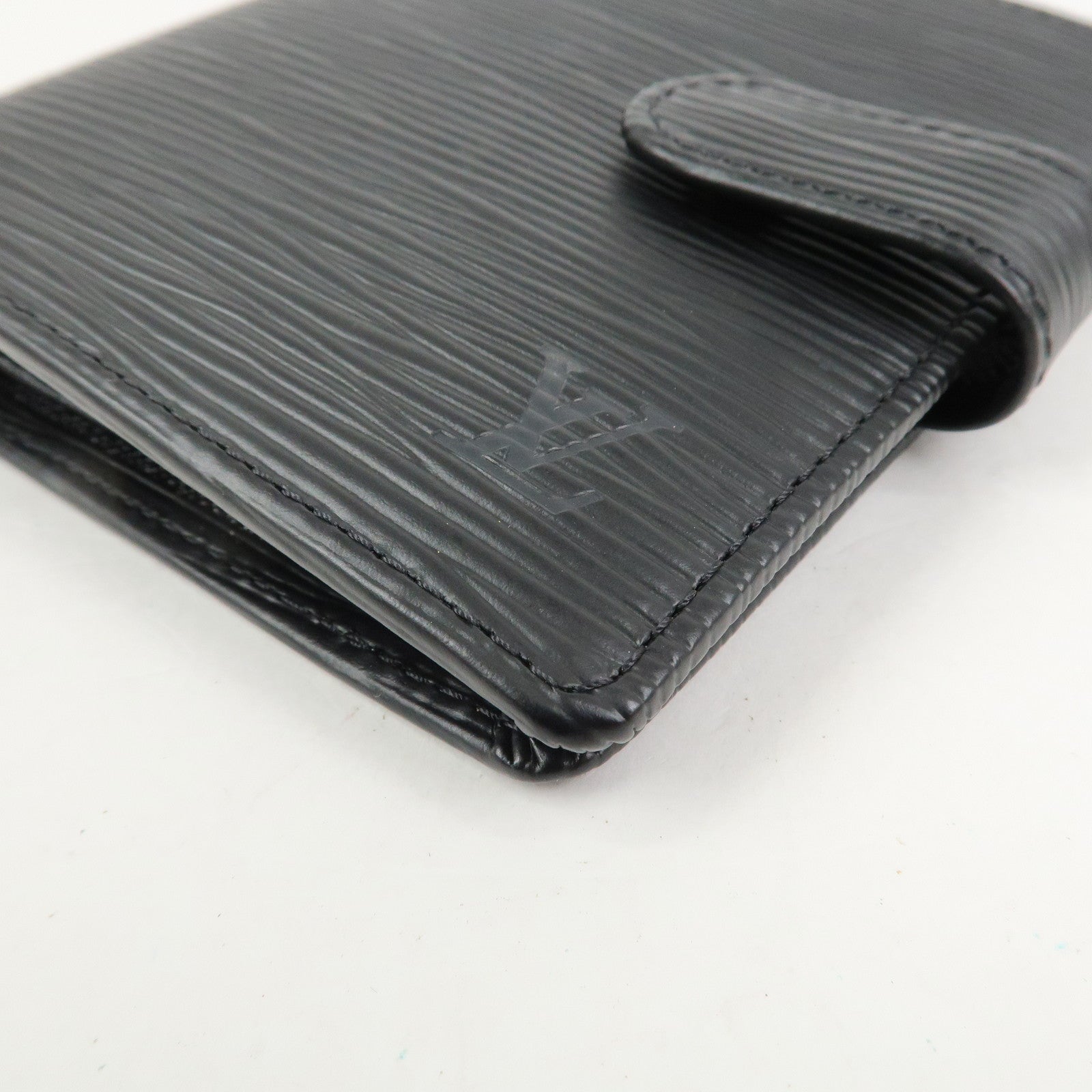 Louis Vuitton Epi Porte Billets Bi-Fold Compact Wallet Black M63552