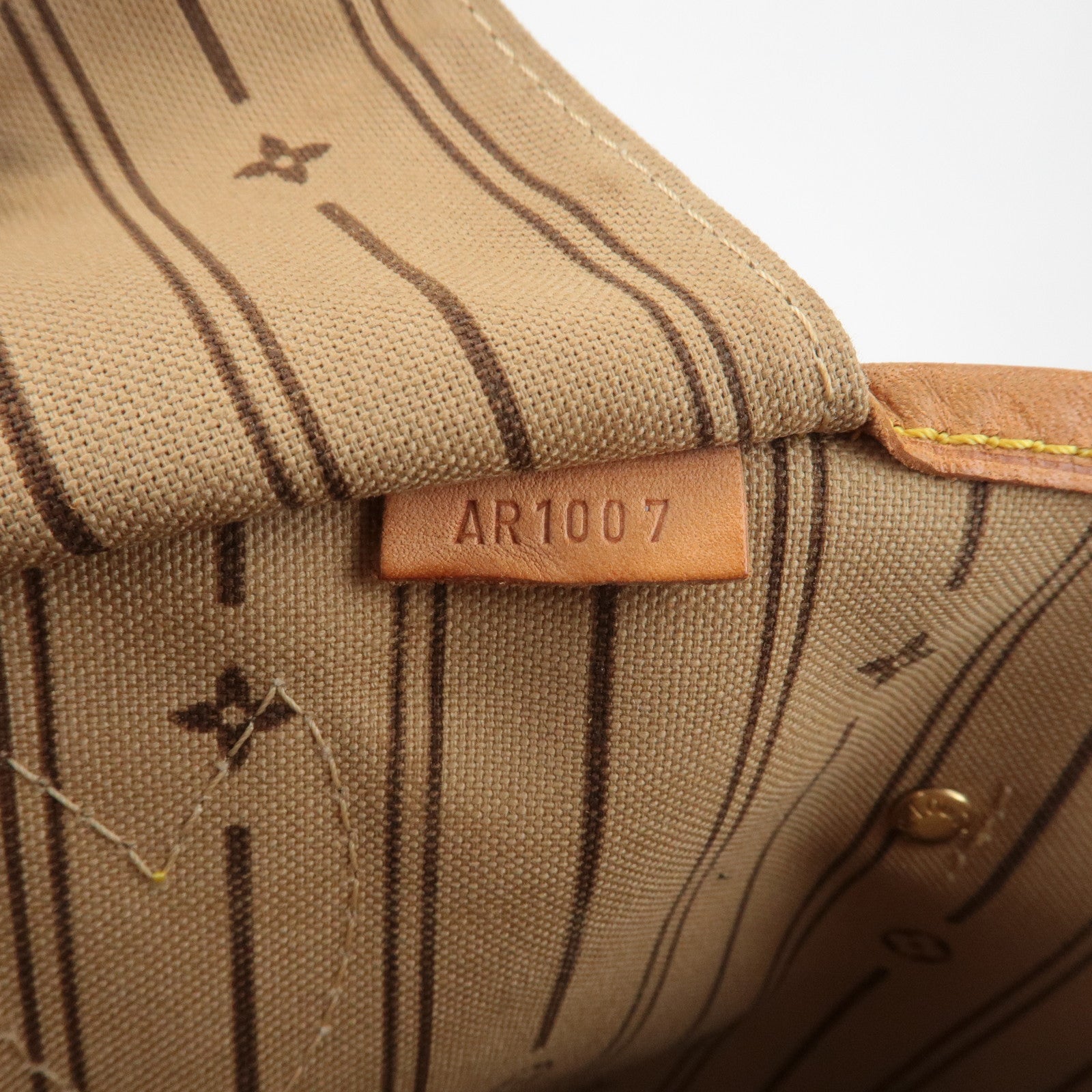 Louis Vuitton Monogram Neverfull MM Tote Bag Brown M40156