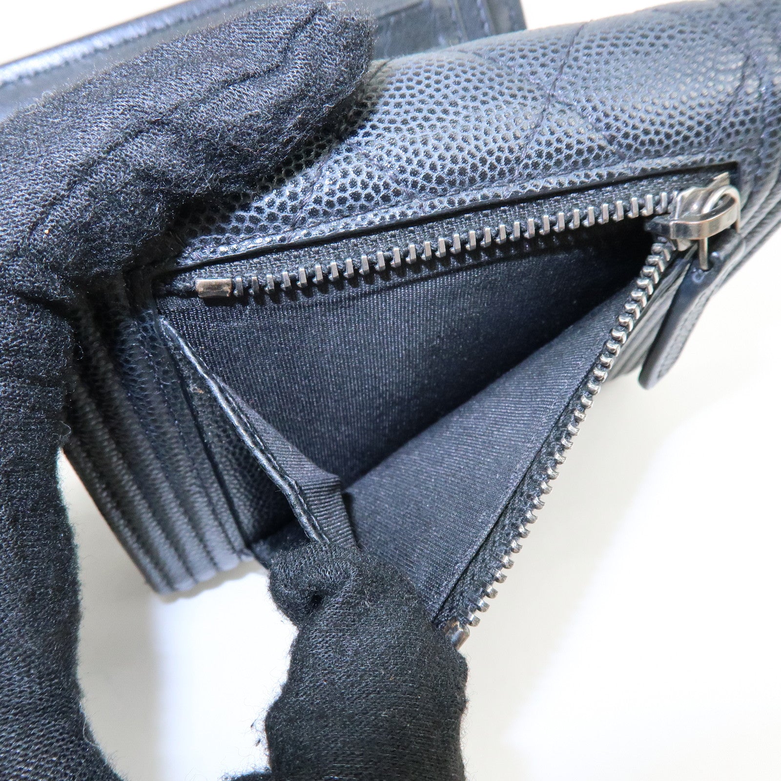 CHANEL Boy CHANEL Cavairskin Flap Compact Wallet Black A80734
