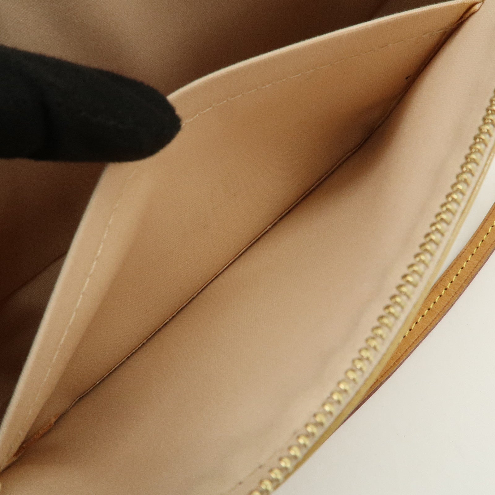Louis Vuitton Monogram Vernis Pochette Accesoires Dune M90196